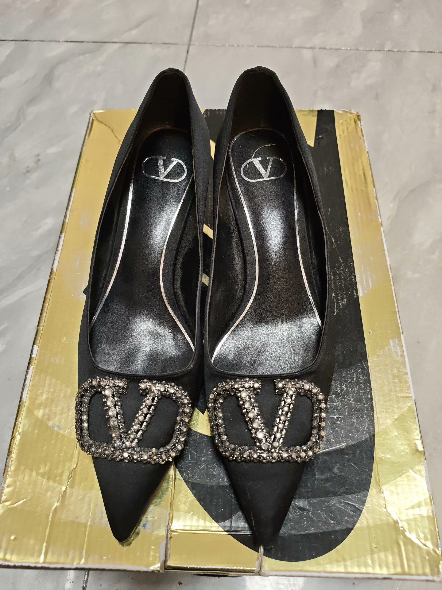 Valentino Valentino Retro Black Lowtop Sneakers us_7 Women Size US 7 / IT 37 - 2 Thumbnail