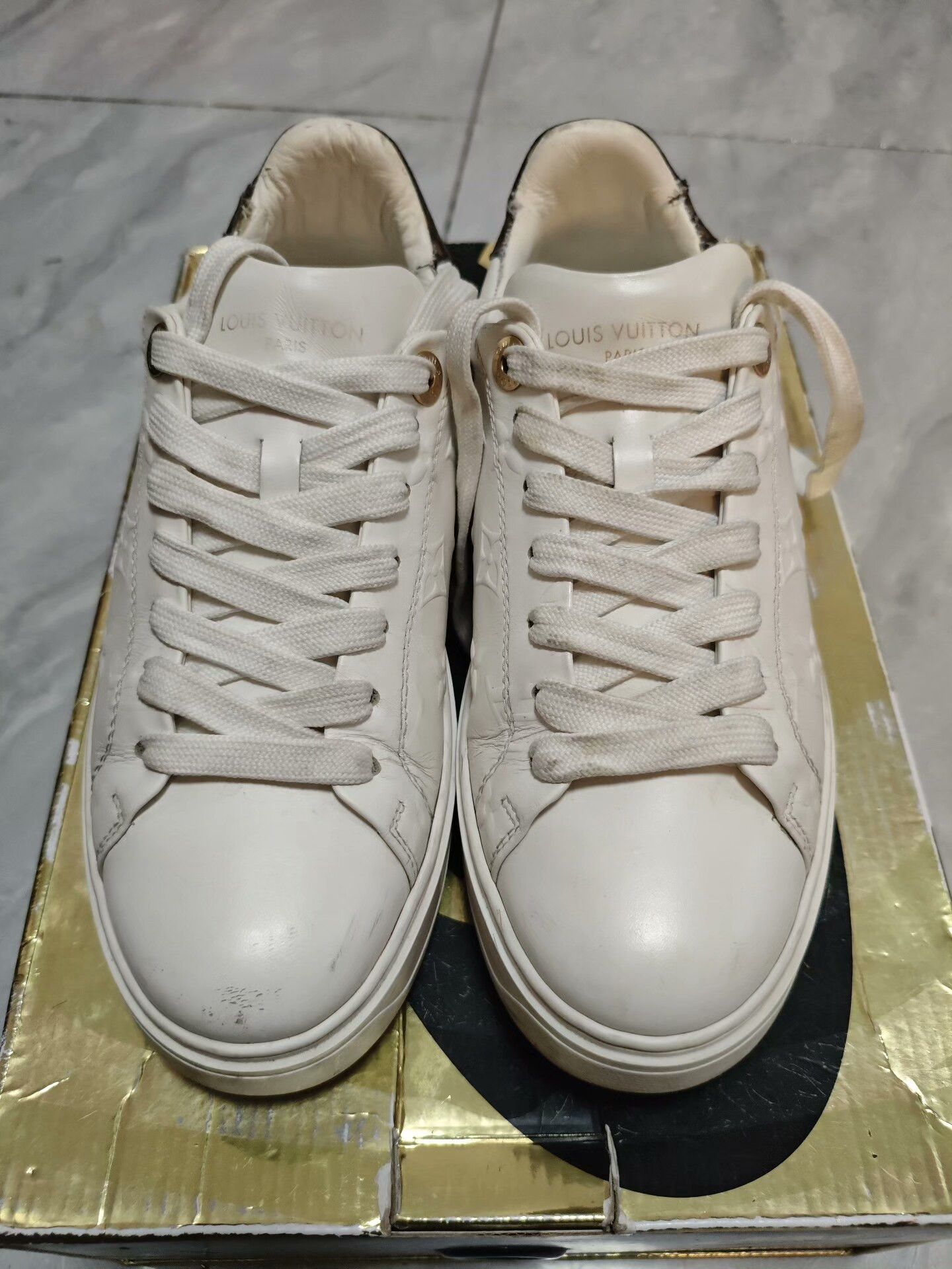 Louis Vuitton Louis Vuitton Lowtop Sneakers us_7 Women Size US 7 / IT 37 - 2 Thumbnail