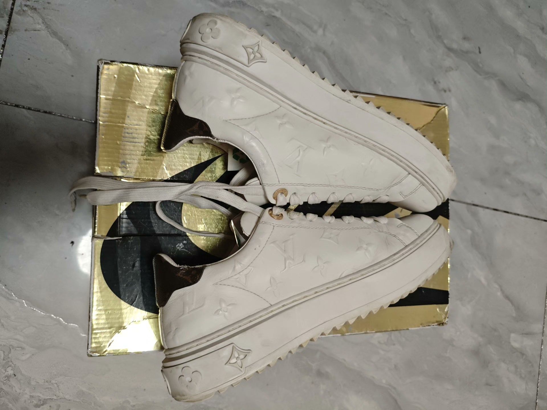 Louis Vuitton Louis Vuitton Lowtop Sneakers us_7 Women Size US 7 / IT 37 - 4 Thumbnail