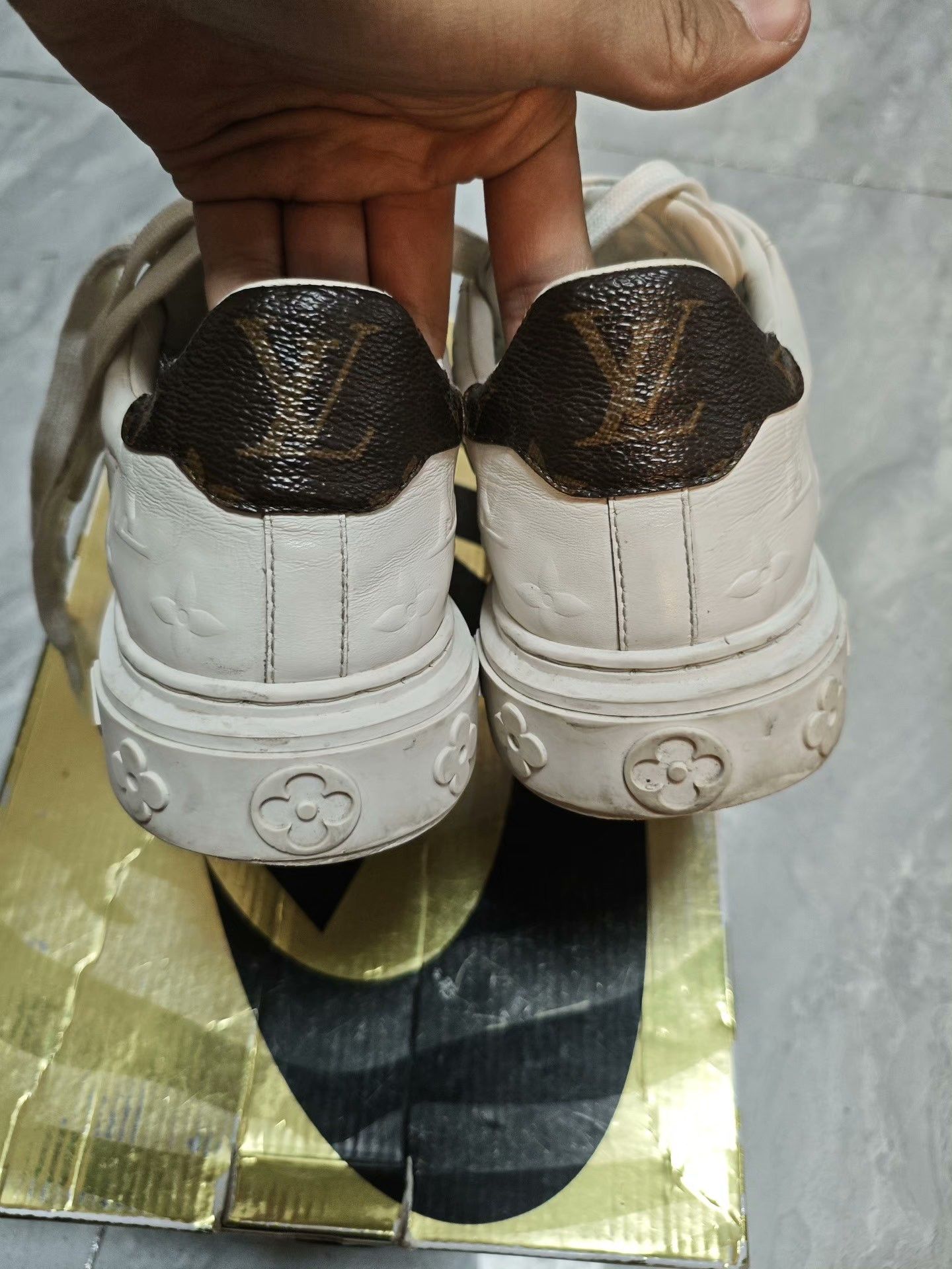 Louis Vuitton Louis Vuitton Lowtop Sneakers us_7 Women Size US 7 / IT 37 - 6 Thumbnail