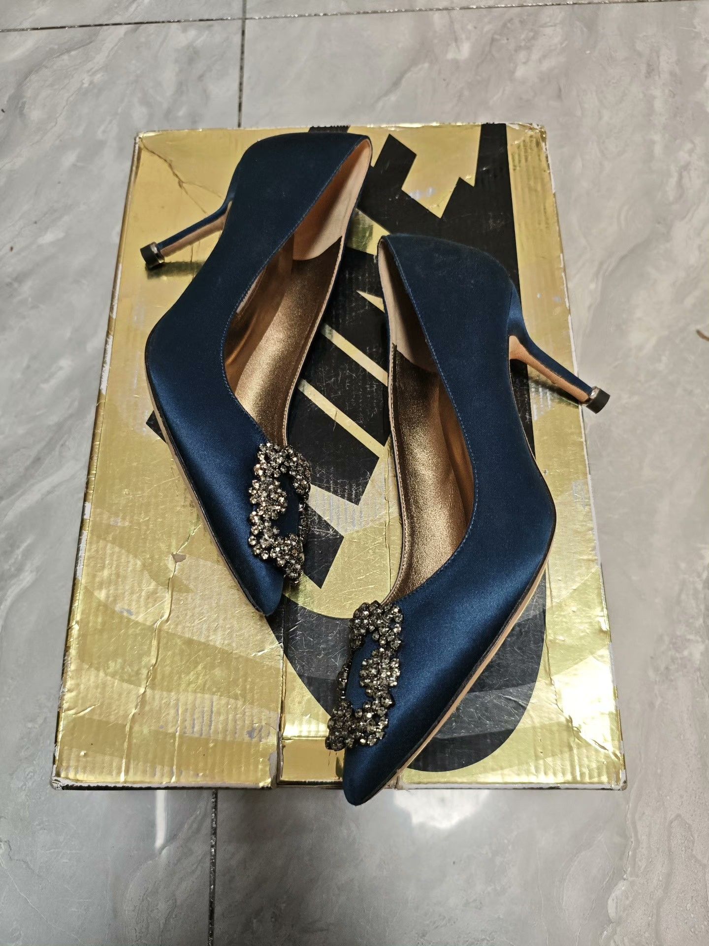 Manolo Blahnik Manolo Blahnik Blue Lowtop Sneakers us_6-5 Women Size US 6.5 / IT 36.5 - 3 Thumbnail