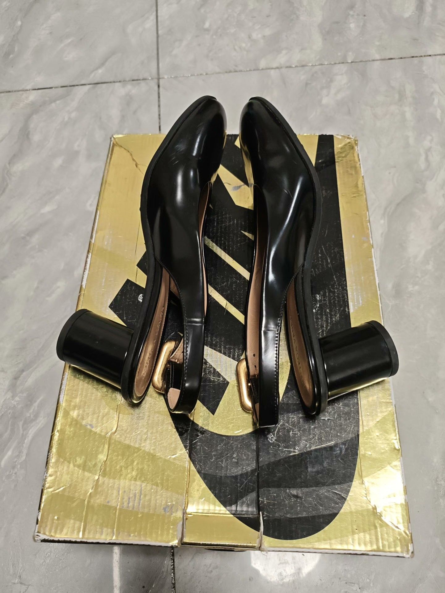 Bottega Veneta Bottega Veneta Leather Black Lowtop Sneakers us_7 Women Size US 7 / IT 37 - 4 Thumbnail