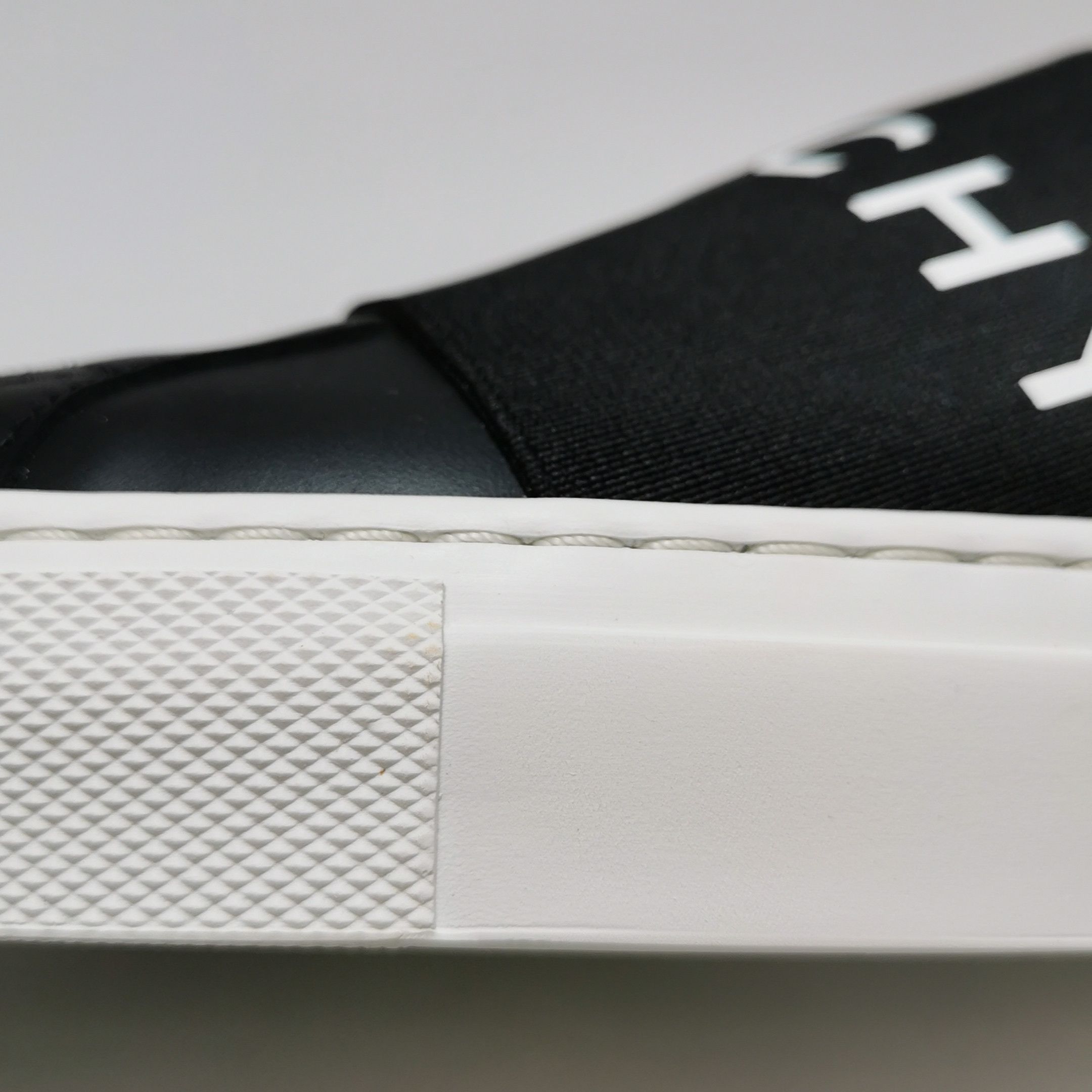 Givenchy Givenchy Logo Elastic Urban Sneakers 41.5 Size US 8 / EU 41 - 9 Thumbnail