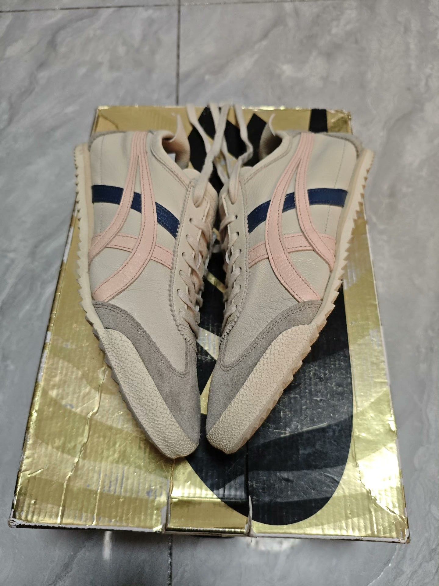 Onitsuka Tiger Onitsuka Tiger Tiger Purple Lowtop Sneakers us_7 Women Size US 7 / IT 37 - 3 Thumbnail