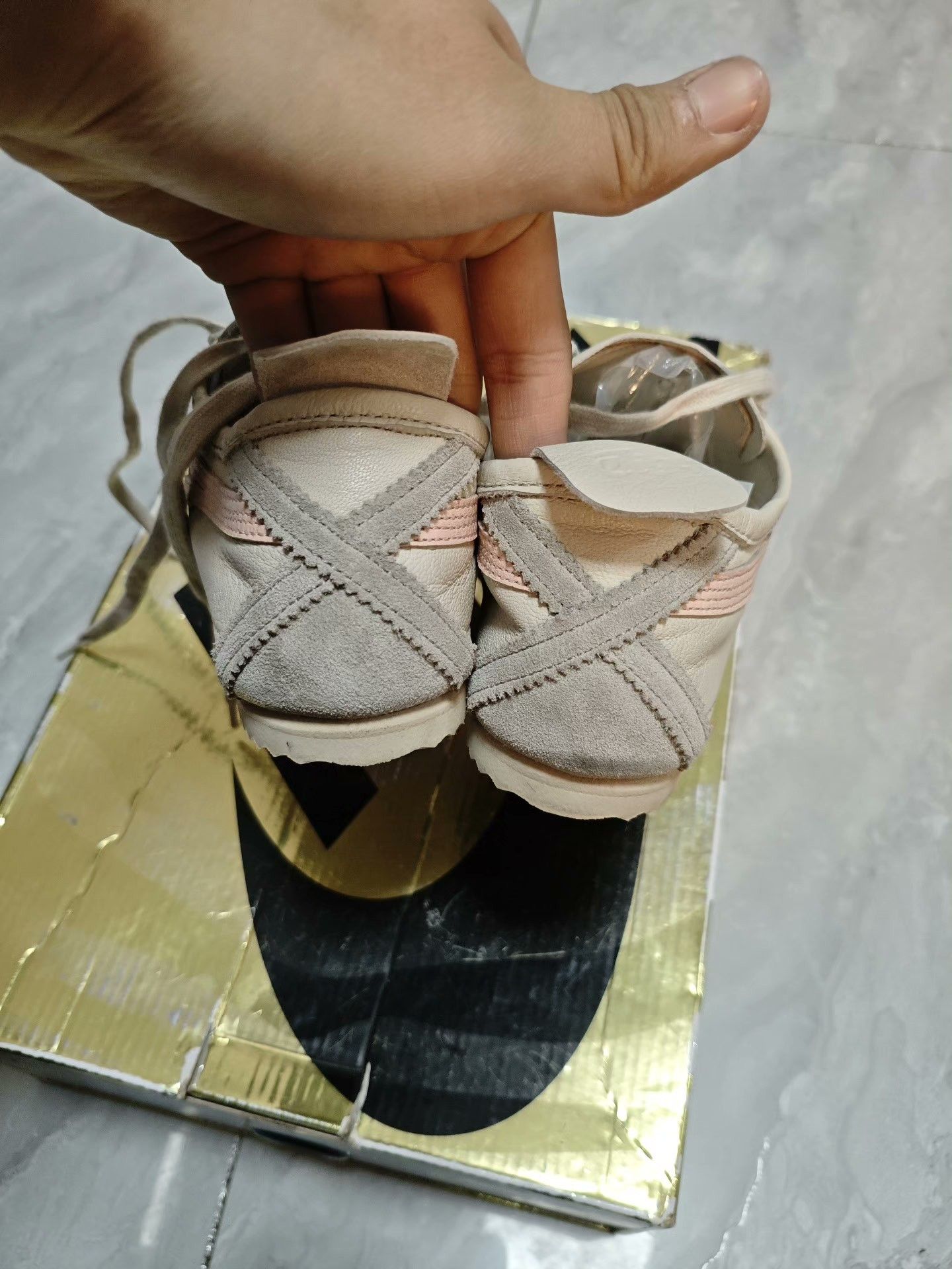 Onitsuka Tiger Onitsuka Tiger Tiger Purple Lowtop Sneakers us_7 Women Size US 7 / IT 37 - 7 Thumbnail