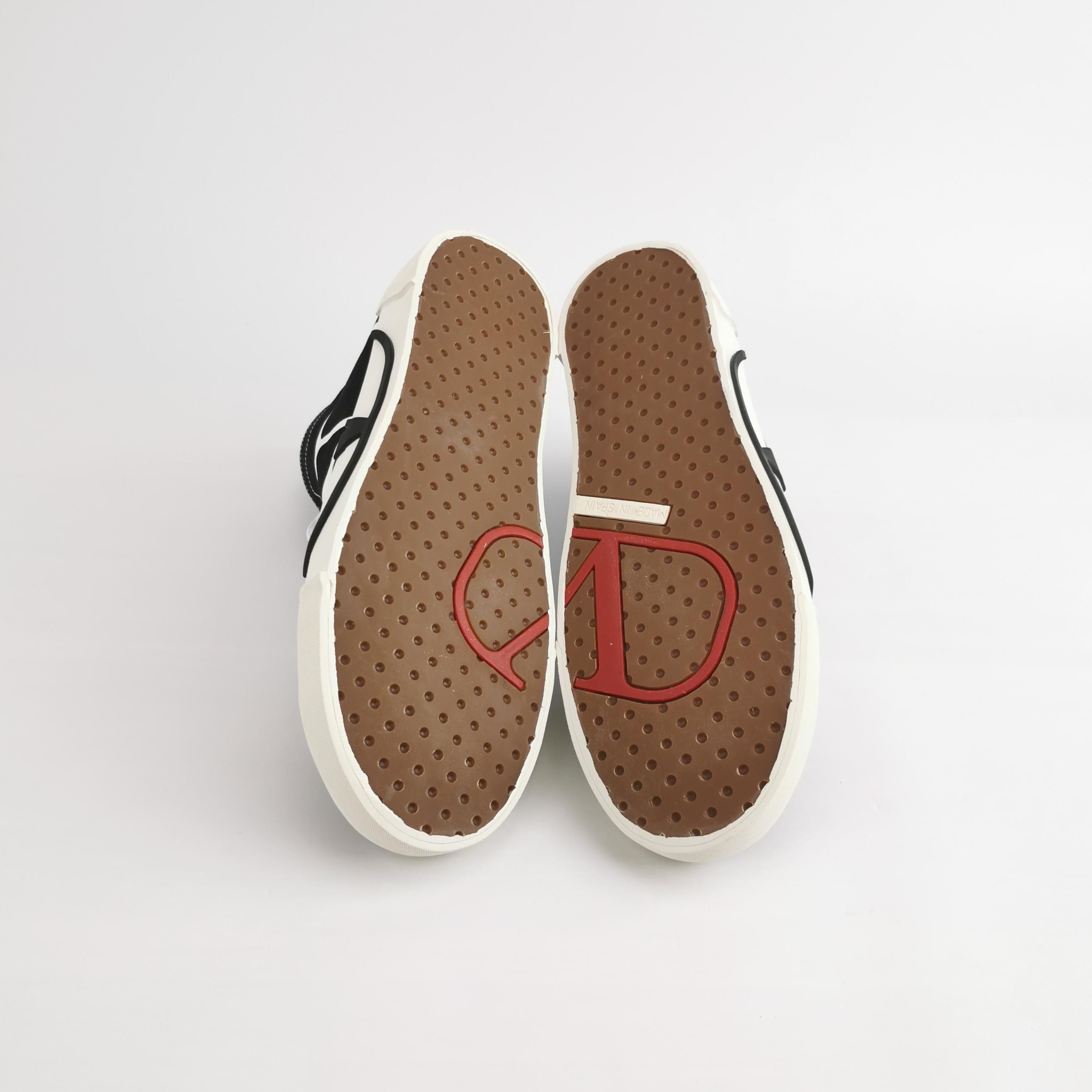 Valentino Valentino VLogo Canvas Hi-Top Sneakers 41.5 Size US 8 / EU 41 - 6 Thumbnail