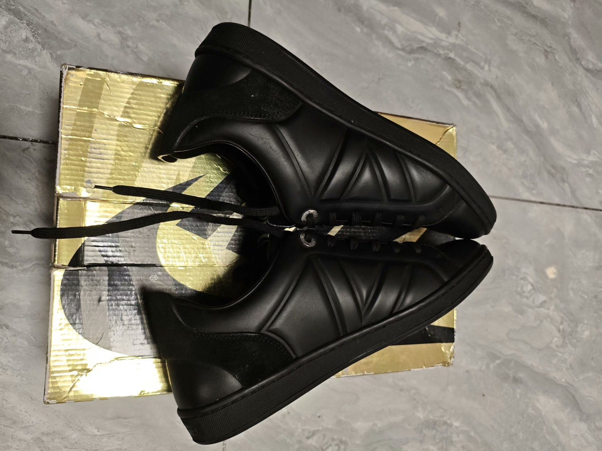 Louis Vuitton Louis Vuitton Retro Black Lowtop Sneakers 7.5 Men Size US 7.5 / EU 40-41 - 4 Thumbnail