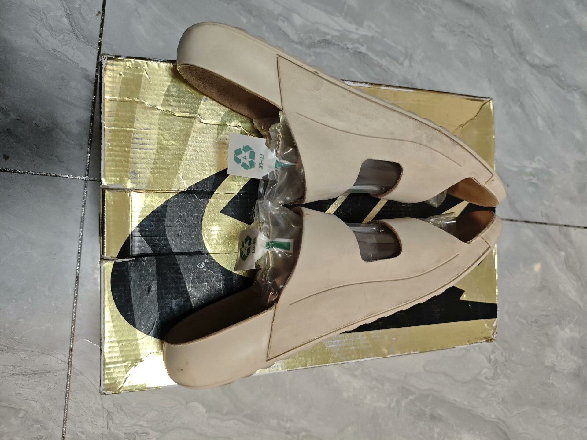 Ecco ECCO Casual Gold Sandals us_8 Women Size US 8 / IT 38 - 4 Thumbnail