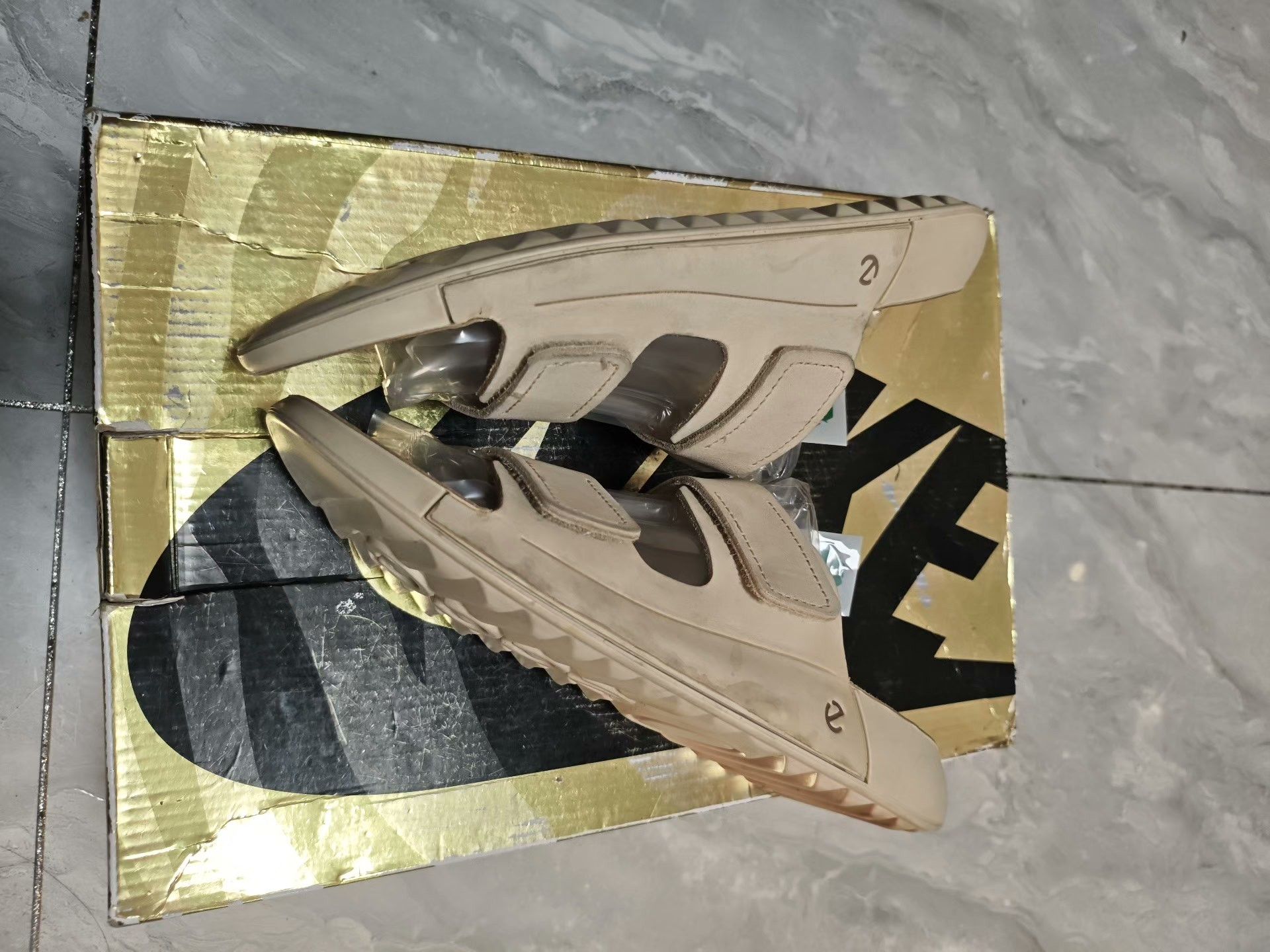 Ecco ECCO Casual Gold Sandals us_8 Women Size US 8 / IT 38 - 3 Thumbnail