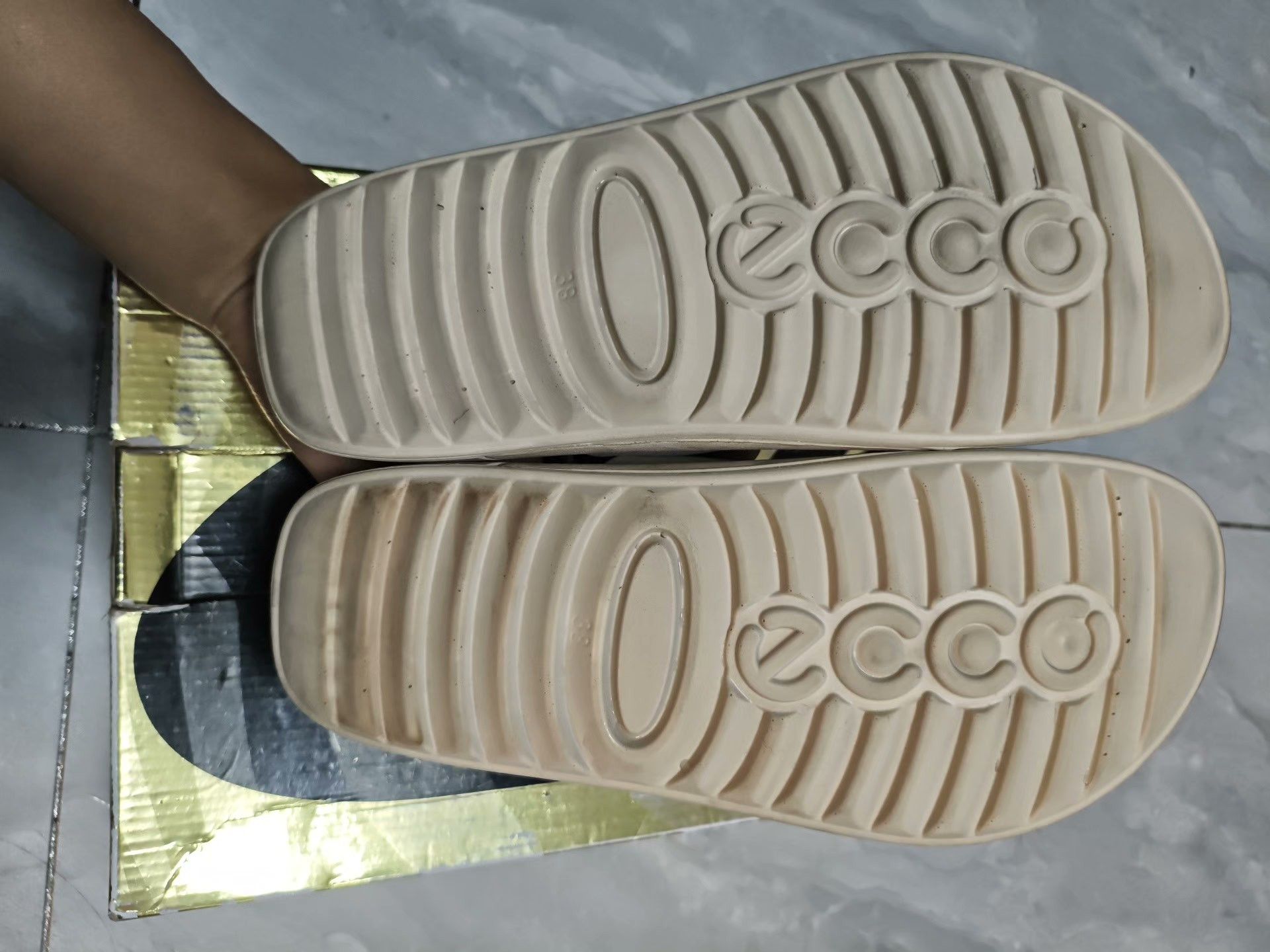 Ecco ECCO Casual Gold Sandals us_8 Women Size US 8 / IT 38 - 5 Thumbnail