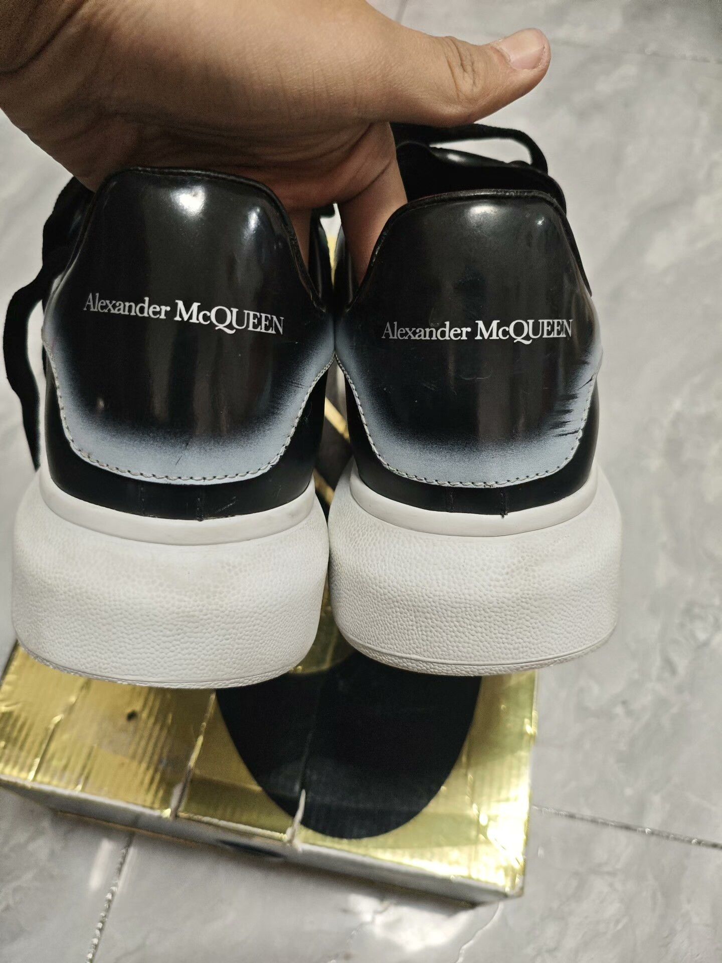 Alexander McQueen Alexander McQueen Black Lowtop Sneakers 9.5 Men Size US 9.5 / EU 42-43 - 6 Thumbnail