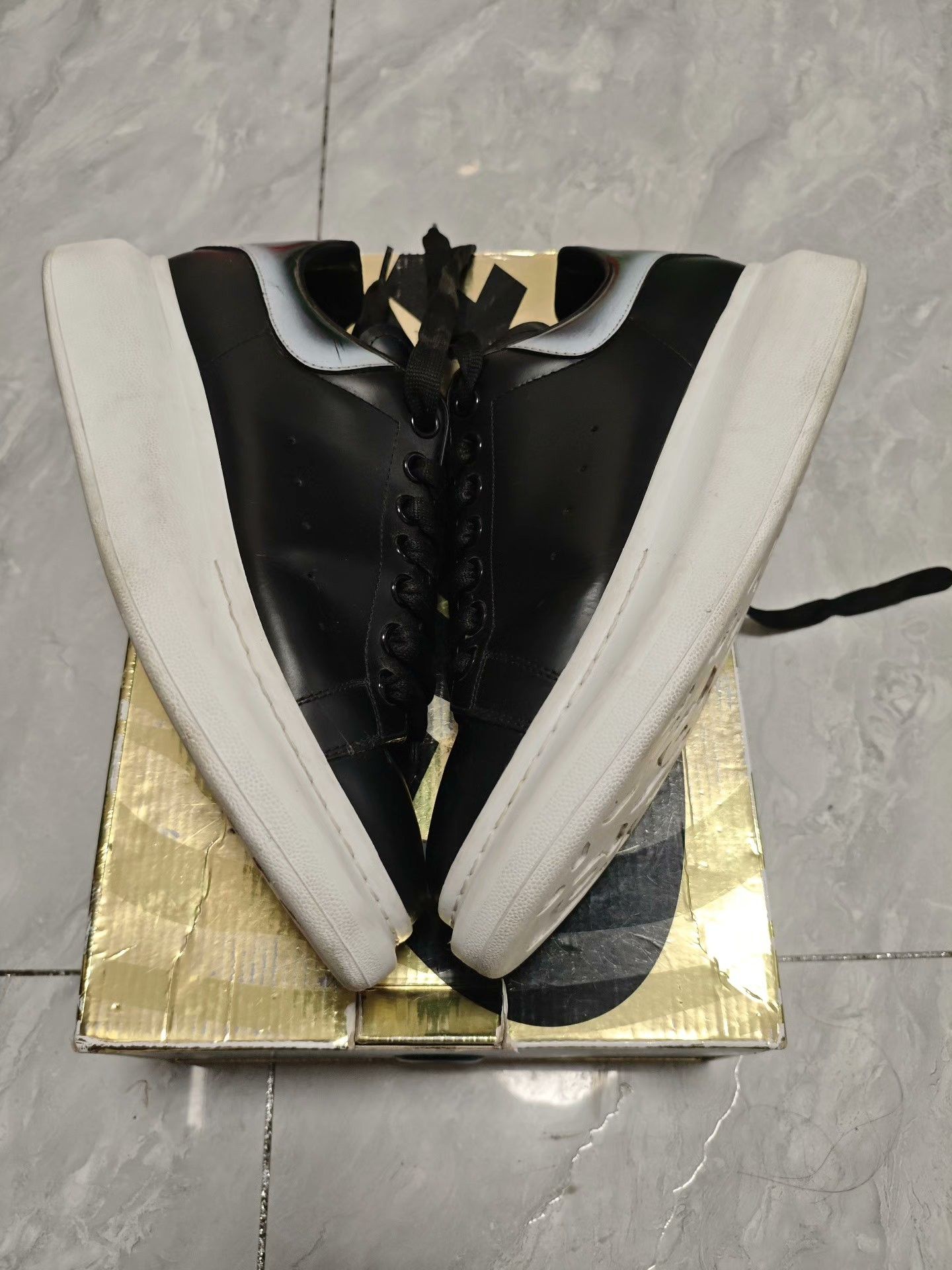 Alexander McQueen Alexander McQueen Black Lowtop Sneakers 9.5 Men Size US 9.5 / EU 42-43 - 3 Thumbnail