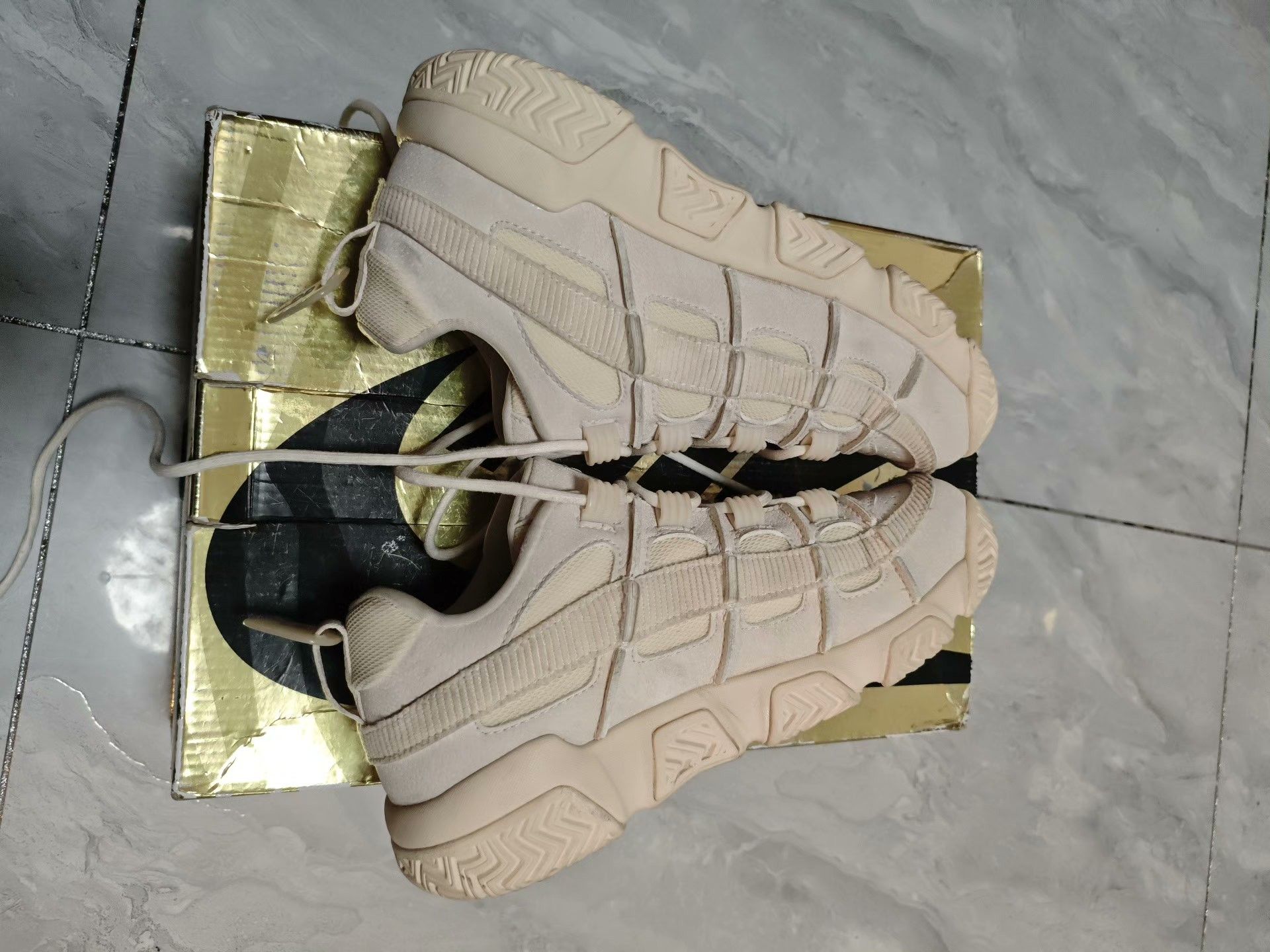 Fila Fila Beige Lowtop Sneakers 5 Men Size US 5 / EU 37 - 4 Thumbnail