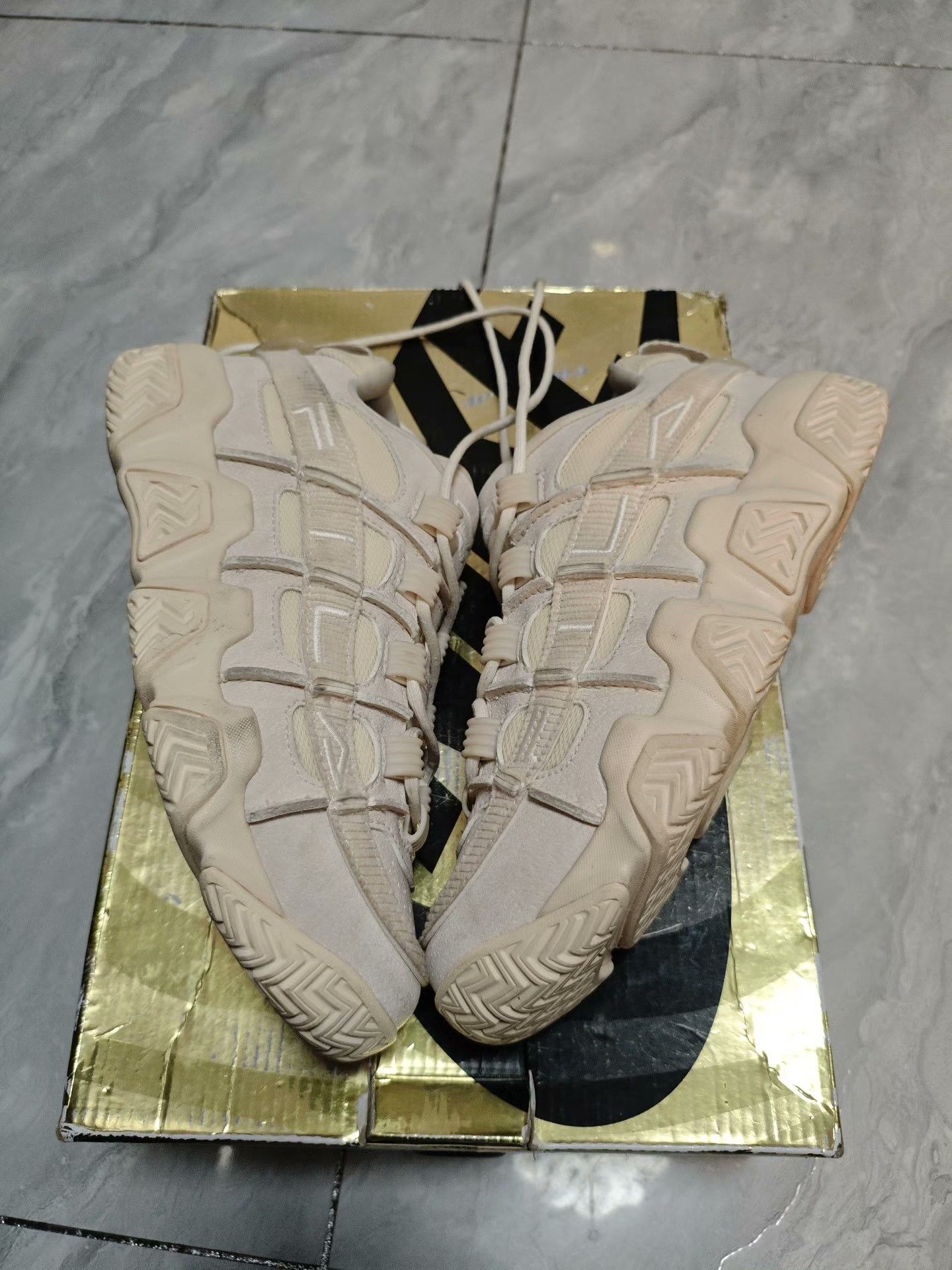 Fila Fila Beige Lowtop Sneakers 5 Men Size US 5 / EU 37 - 3 Thumbnail