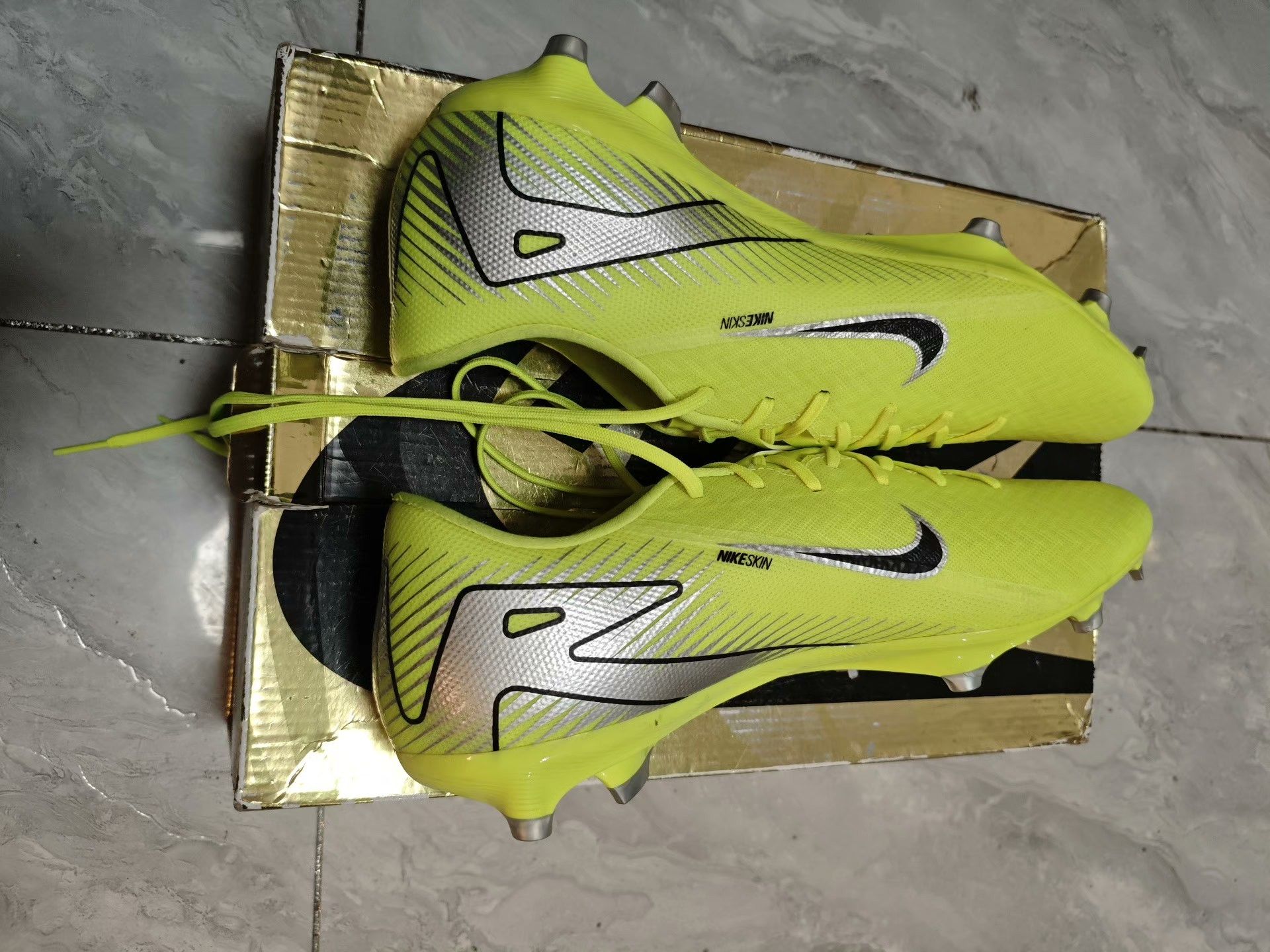 Nike Nike ZOOM Yellow Lowtop Sneakers 10 Men Size US 10 / EU 43 - 4 Thumbnail