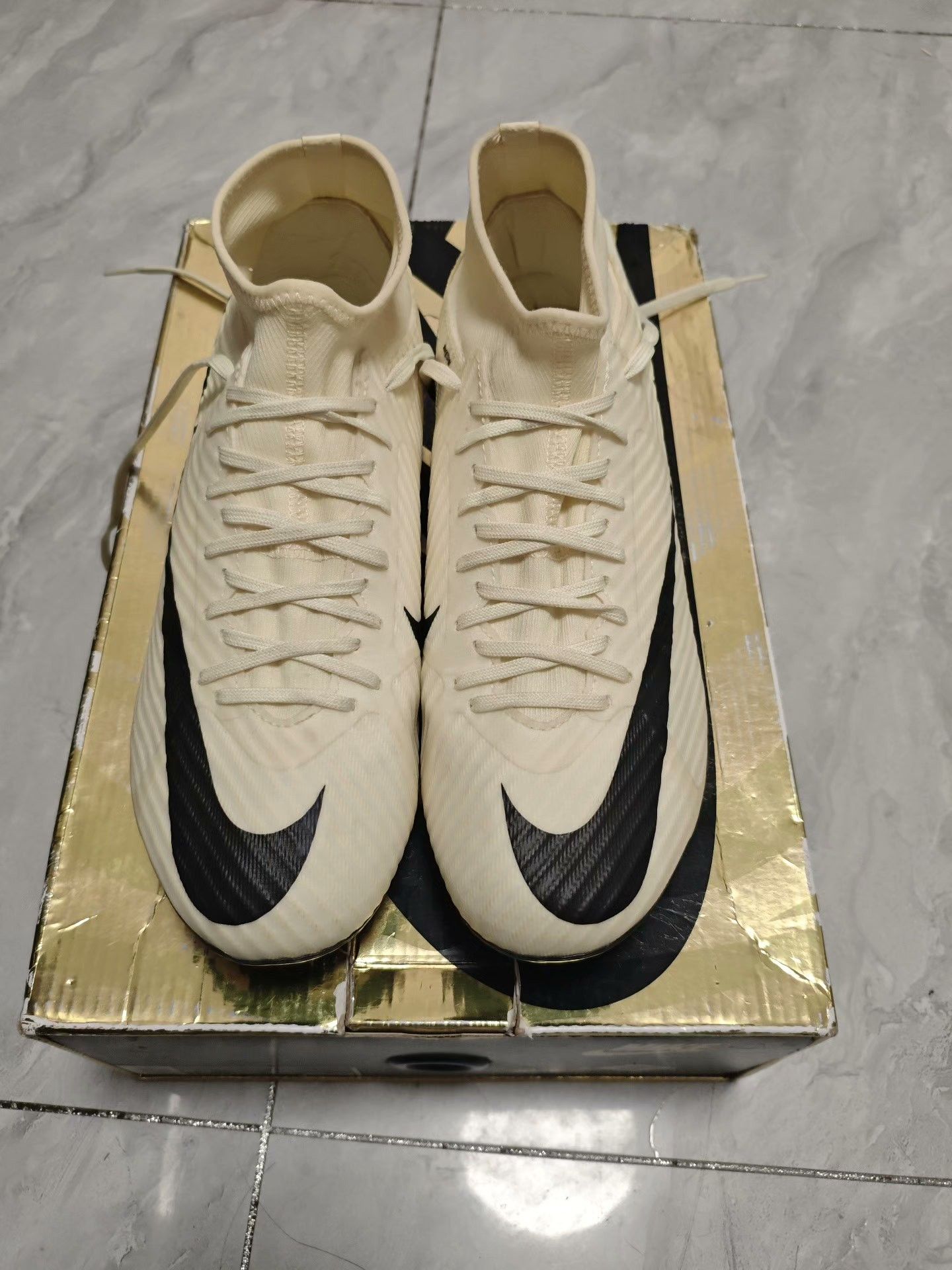 Nike Nike Black Lowtop Sneakers 7 Men Size US 7 / EU 40 - 2 Thumbnail