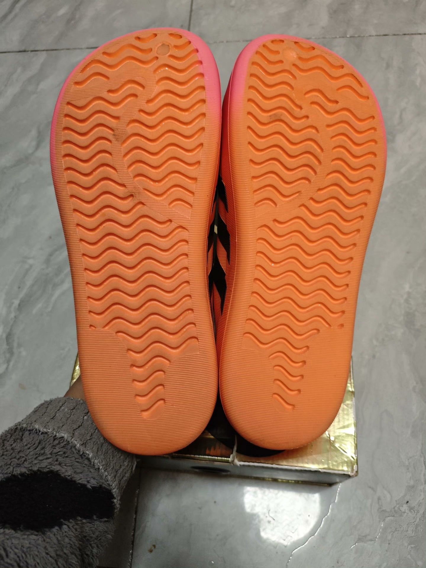 Adidas Adidas Orange Sandals 10 Men Size US 10 / EU 43 - 5 Thumbnail