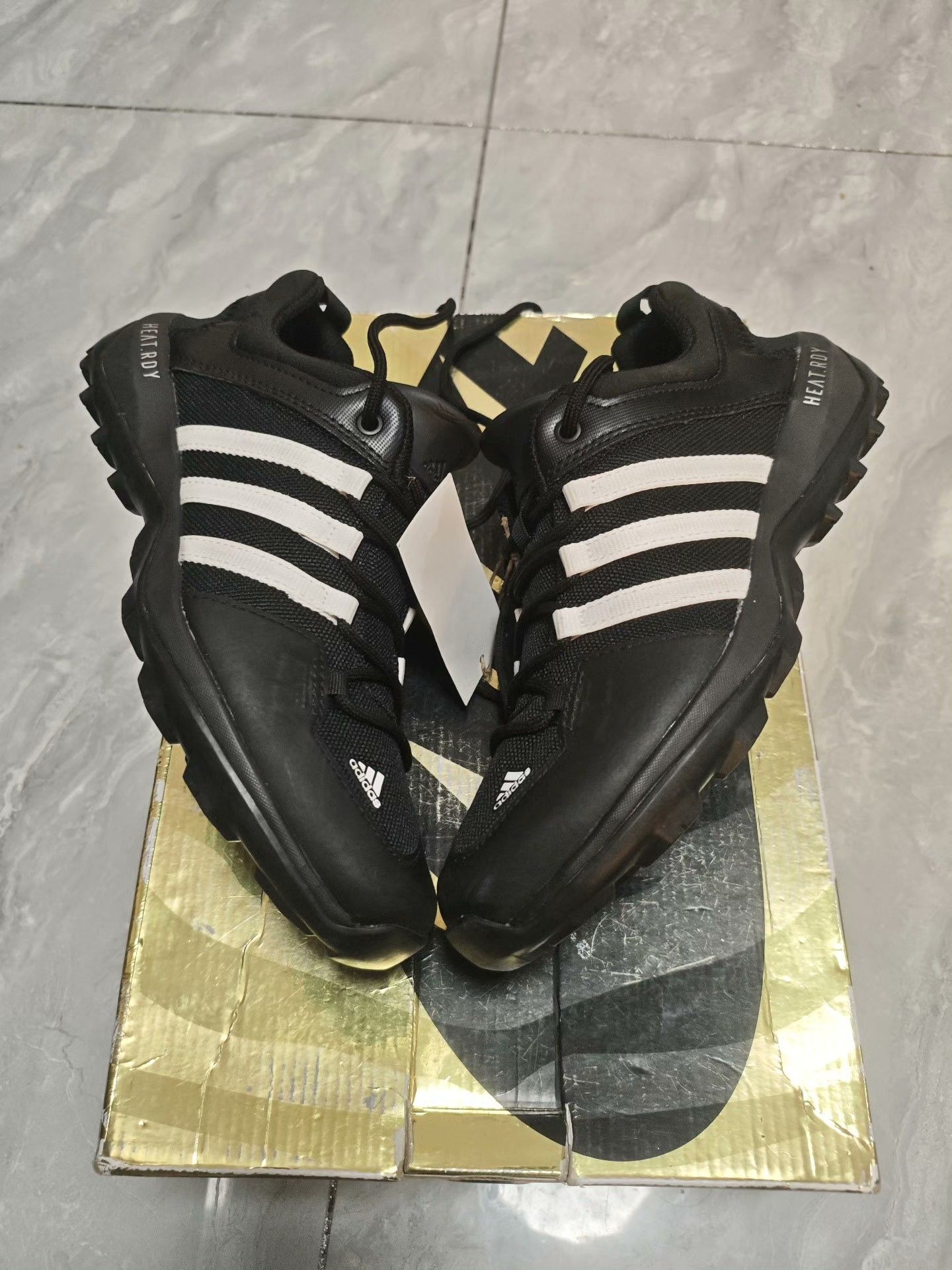 Adidas Adidas Retro Black Lowtop Sneakers 7 Men Size US 7 / EU 40 - 3 Thumbnail