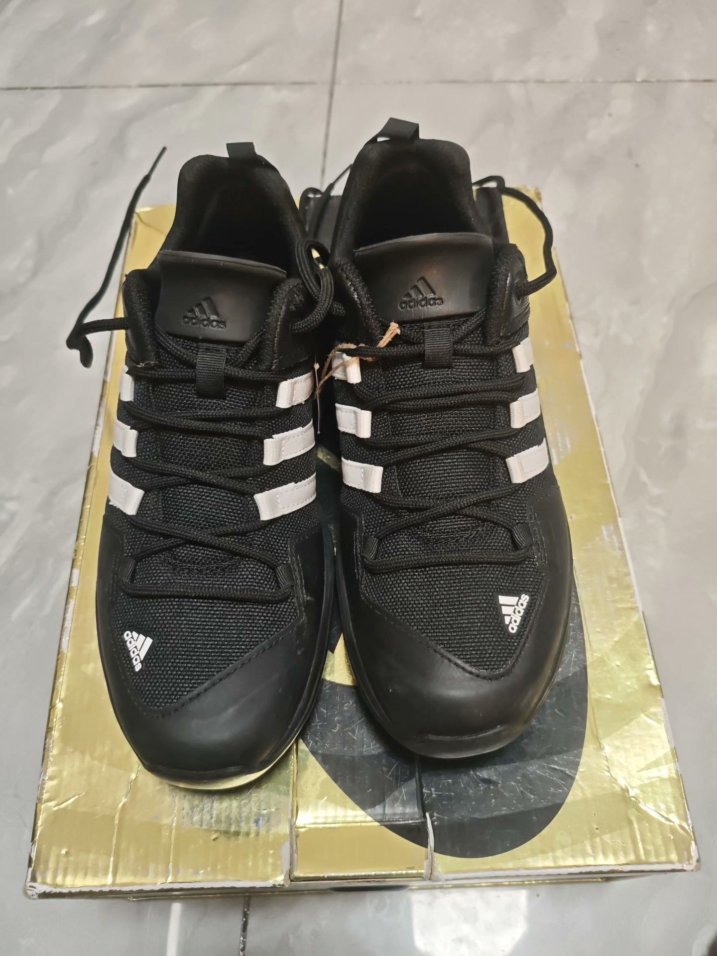 Adidas Adidas Retro Black Lowtop Sneakers 7 Men Size US 7 / EU 40 - 2 Thumbnail