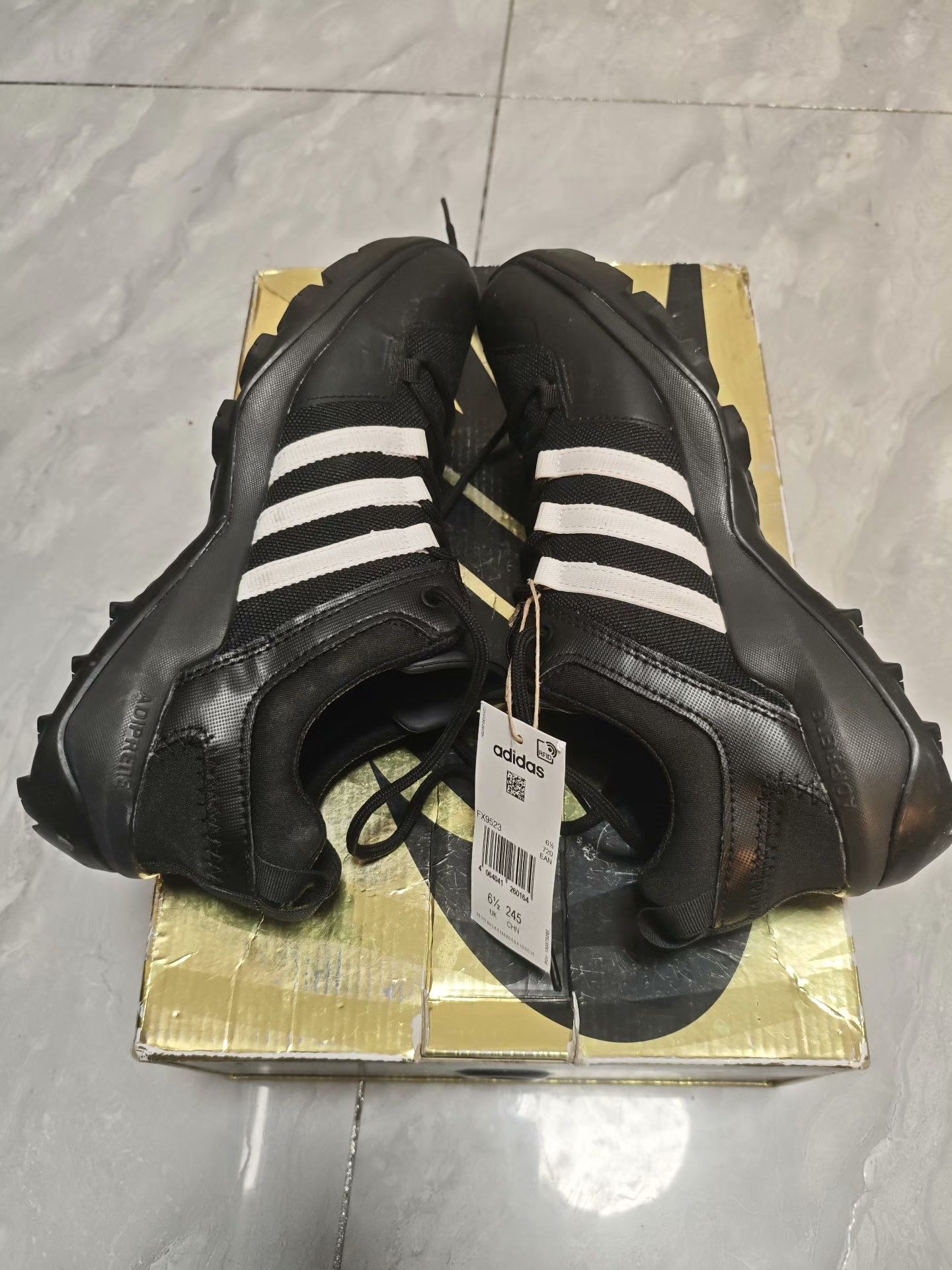 Adidas Adidas Retro Black Lowtop Sneakers 7 Men Size US 7 / EU 40 - 4 Thumbnail