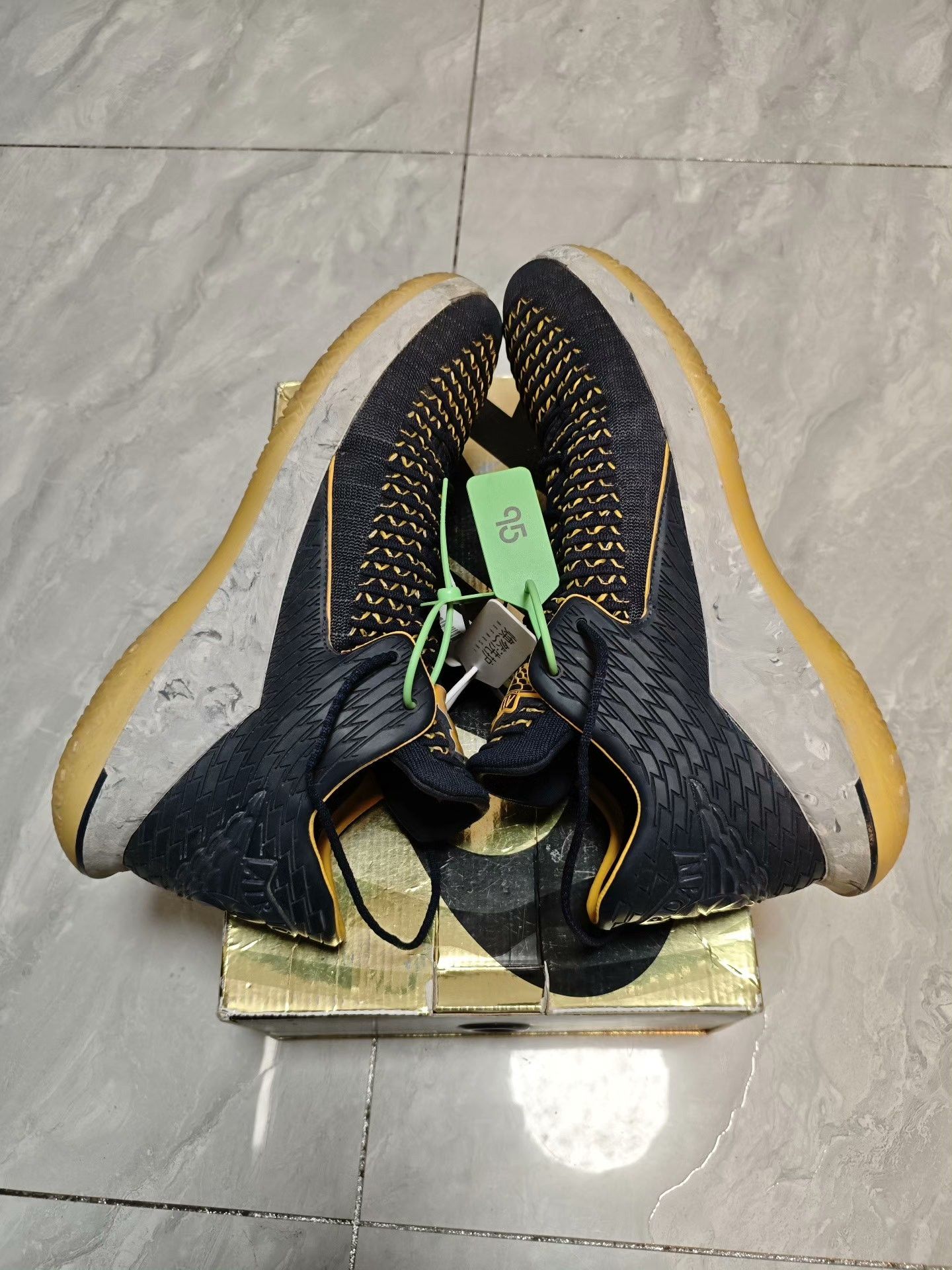 Jordan Brand Jordan Brand Yellow Lowtop Sneakers 14 Men Size US 14 / EU 47 - 4 Thumbnail