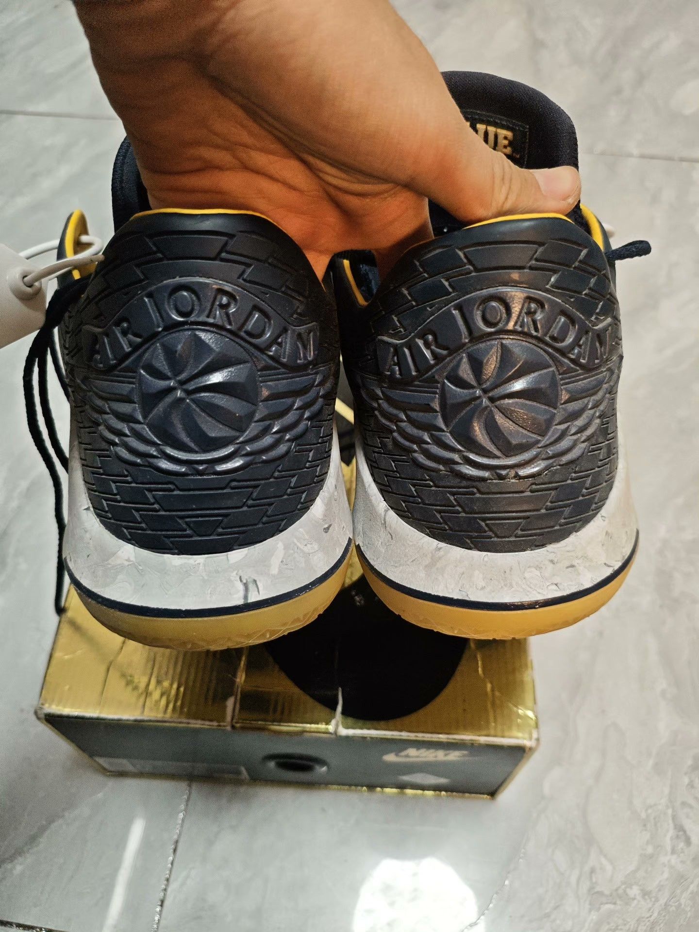 Jordan Brand Jordan Brand Yellow Lowtop Sneakers 14 Men Size US 14 / EU 47 - 7 Thumbnail