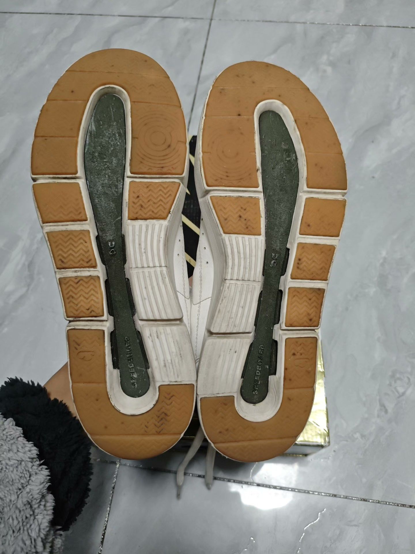 On On Retro Green Lowtop Sneakers 9 Men Size US 9 / EU 42 - 5 Thumbnail