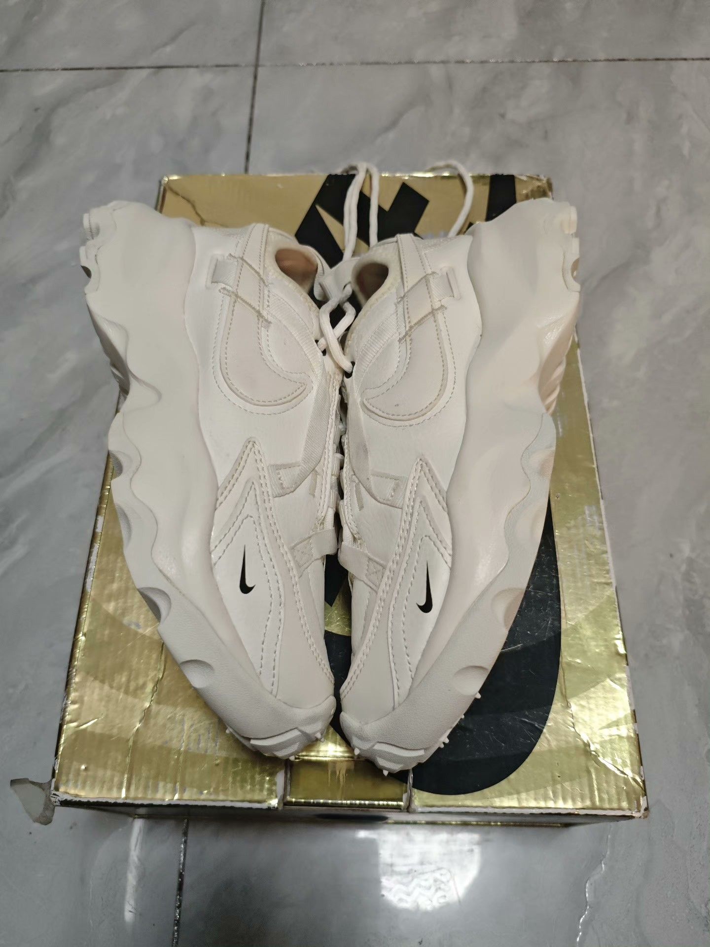 Nike Nike Retro White Lowtop Sneakers us_7-5 Women Size US 7.5 / IT 37.5 - 3 Thumbnail