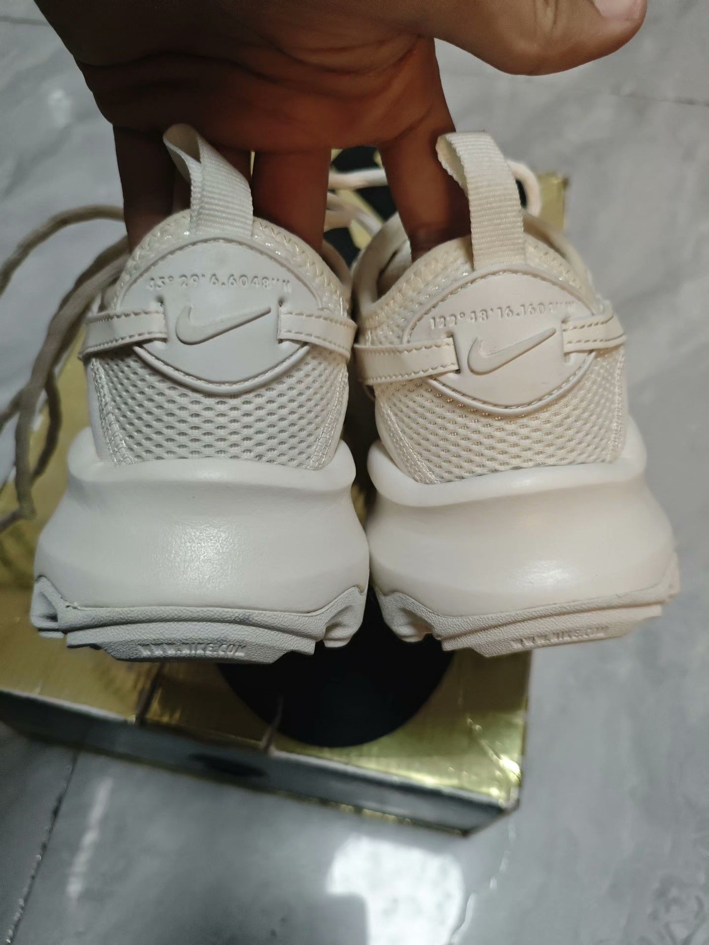 Nike Nike Retro White Lowtop Sneakers us_7-5 Women Size US 7.5 / IT 37.5 - 6 Thumbnail