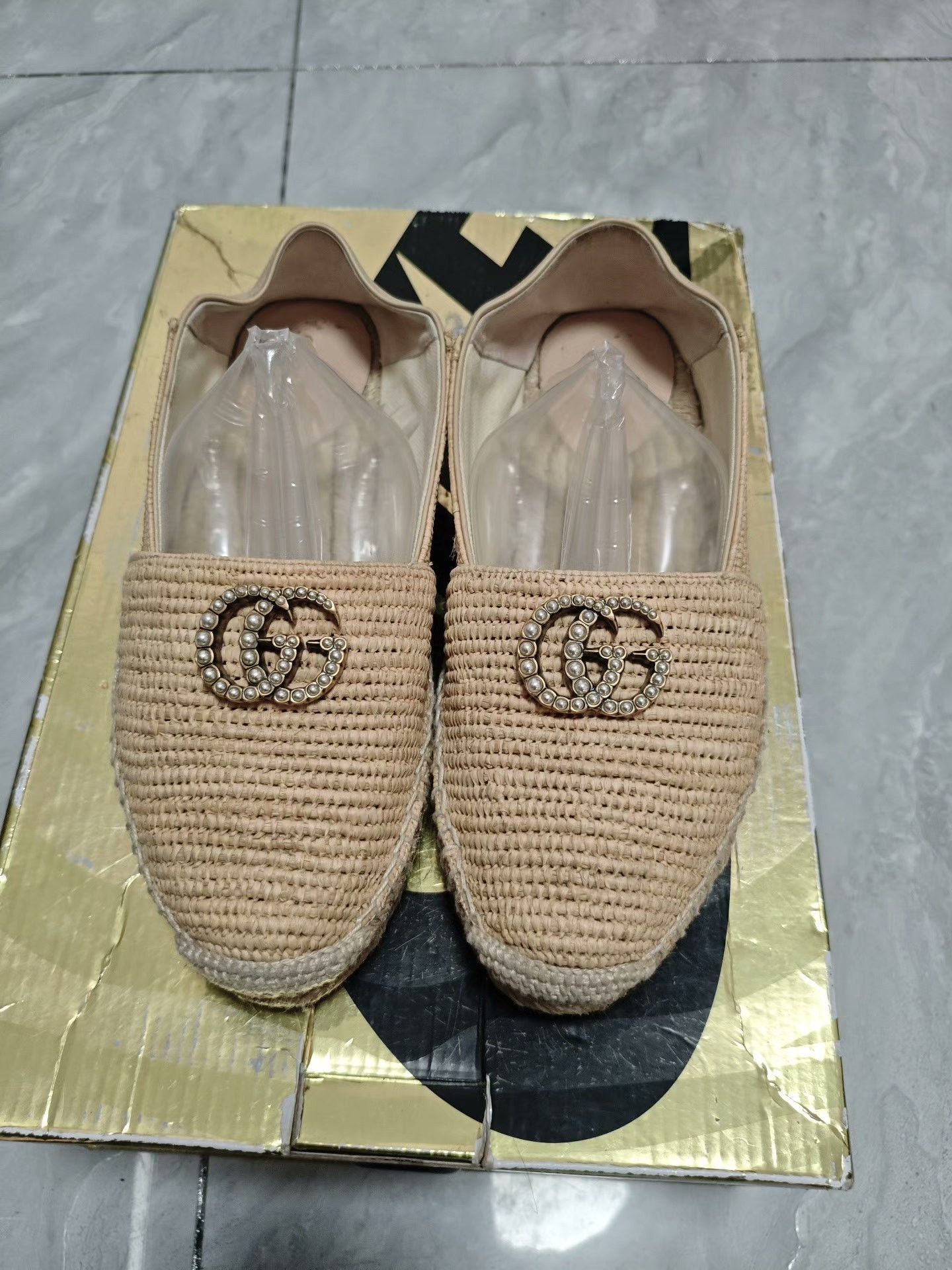 Gucci Gucci Lowtop Sneakers us_6 Women Size US 6 / IT 36 - 2 Thumbnail