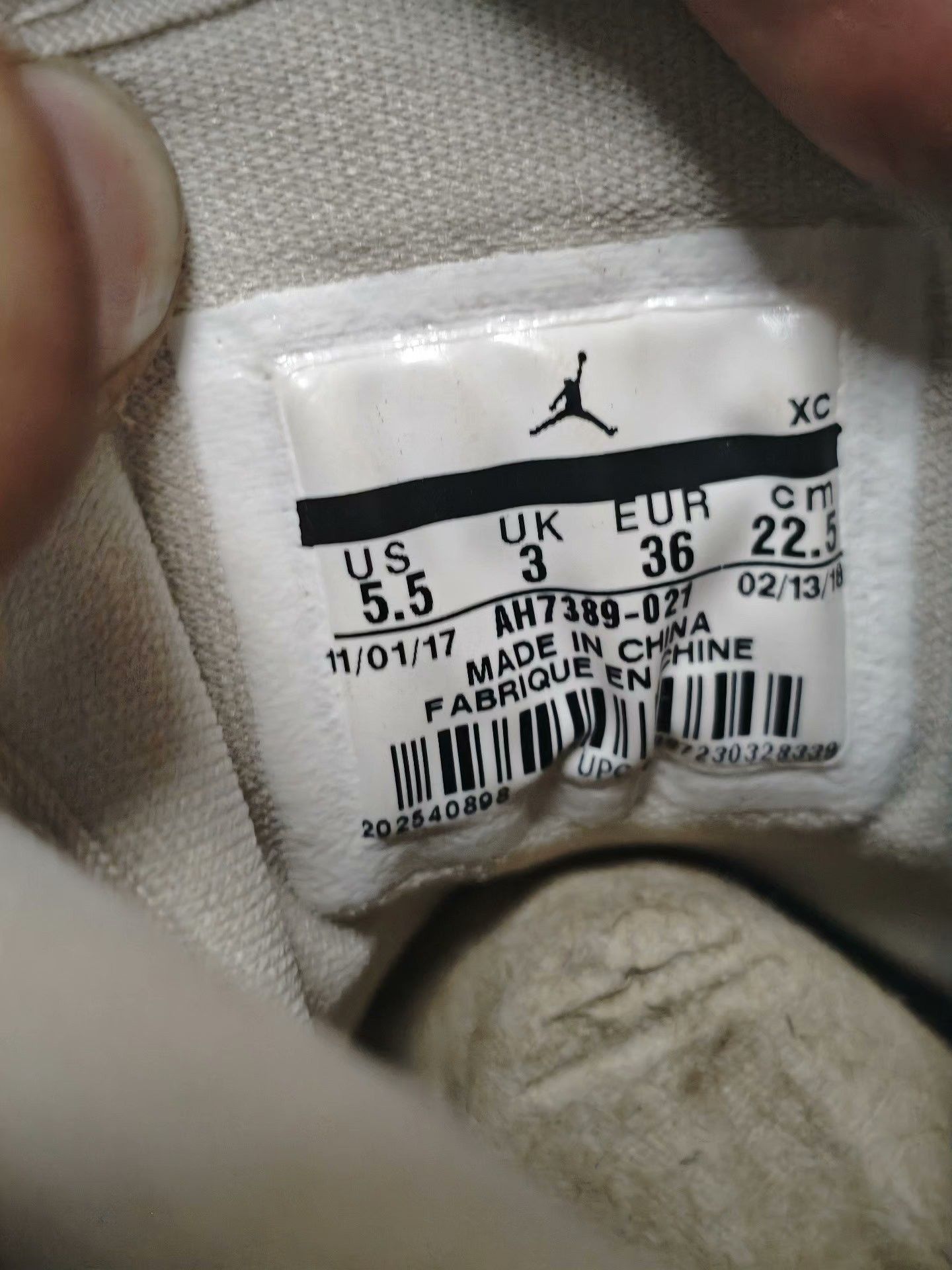 Jordan Brand Jordan Brand Retro Yellow Hitop Sneakers us_6 Women Size US 6 / IT 36 - 8 Thumbnail