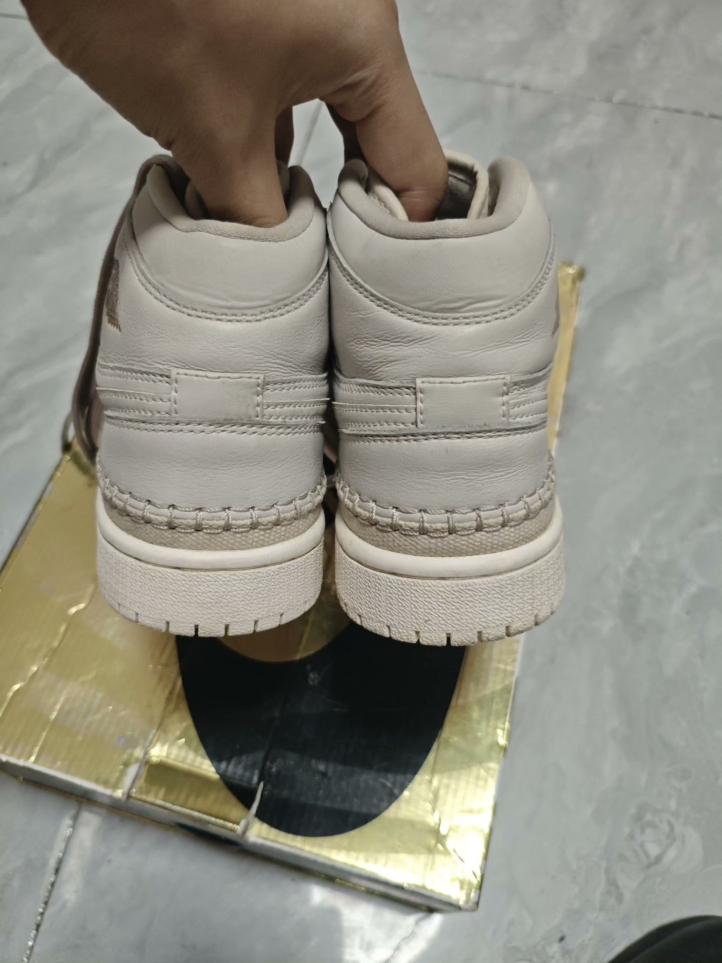 Jordan Brand Jordan Brand Retro Yellow Hitop Sneakers us_6 Women Size US 6 / IT 36 - 7 Thumbnail