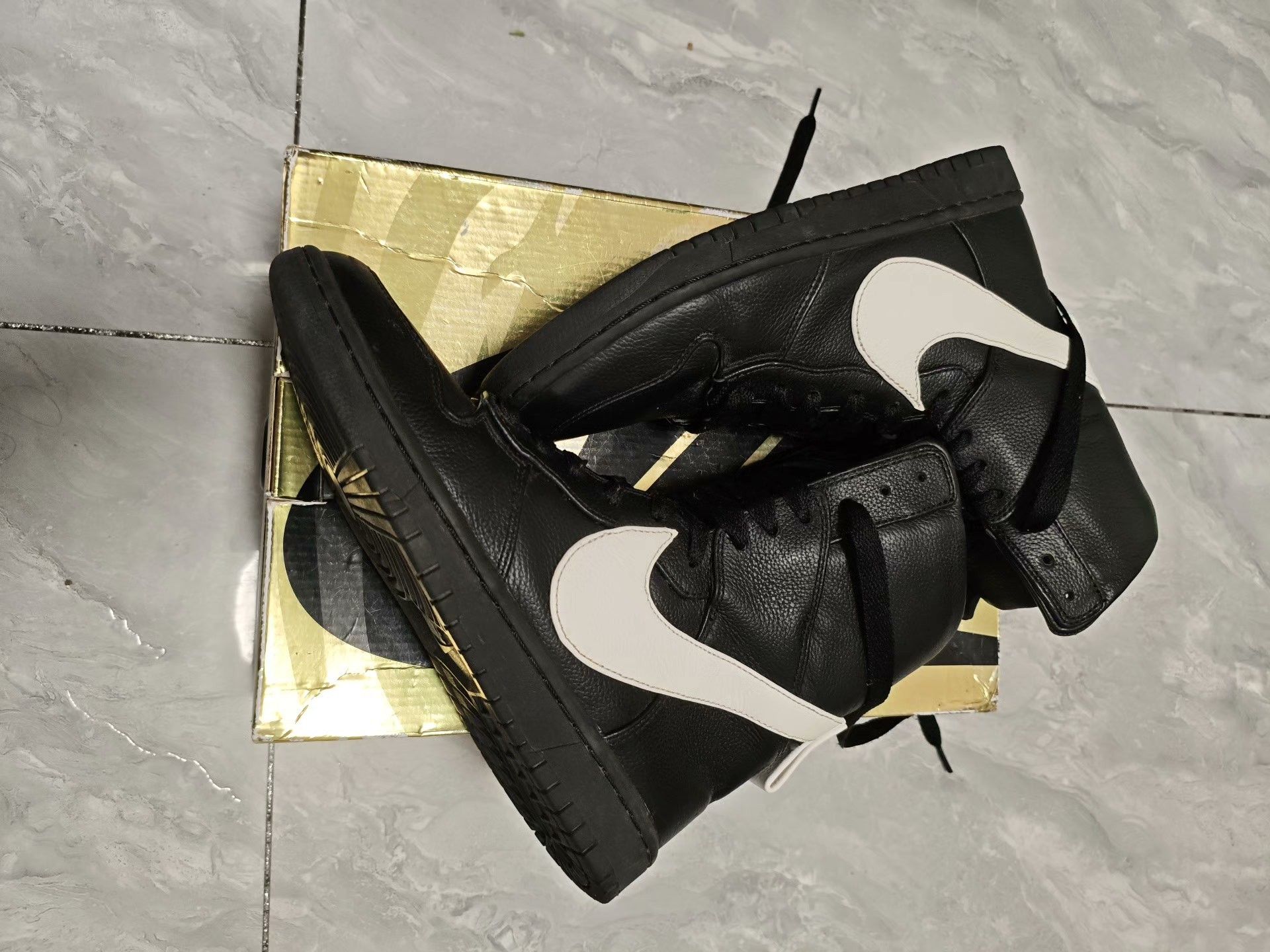 Nike Nike DUNK Black Hitop Sneakers 7 Men Size US 7 / EU 40 - 4 Thumbnail