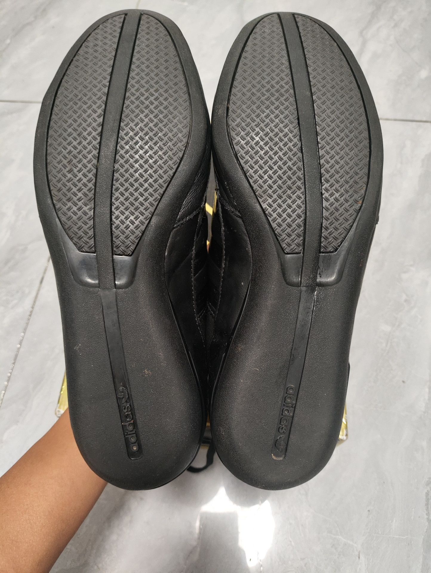 Adidas Adidas Retro Black Lowtop Sneakers 10 Men Size US 10 / EU 43 - 6 Thumbnail