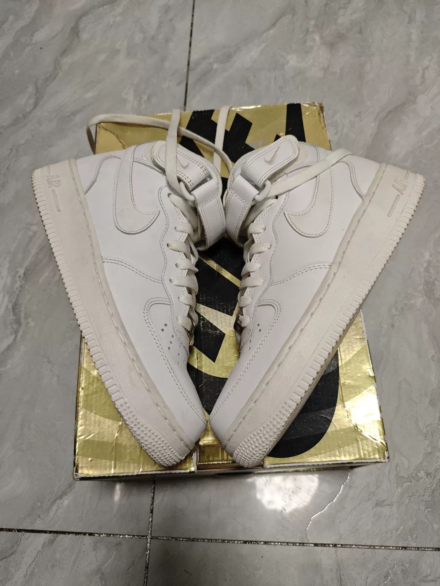 Nike Nike White Lowtop Sneakers 7 Men Size US 7 / EU 40 - 3 Thumbnail