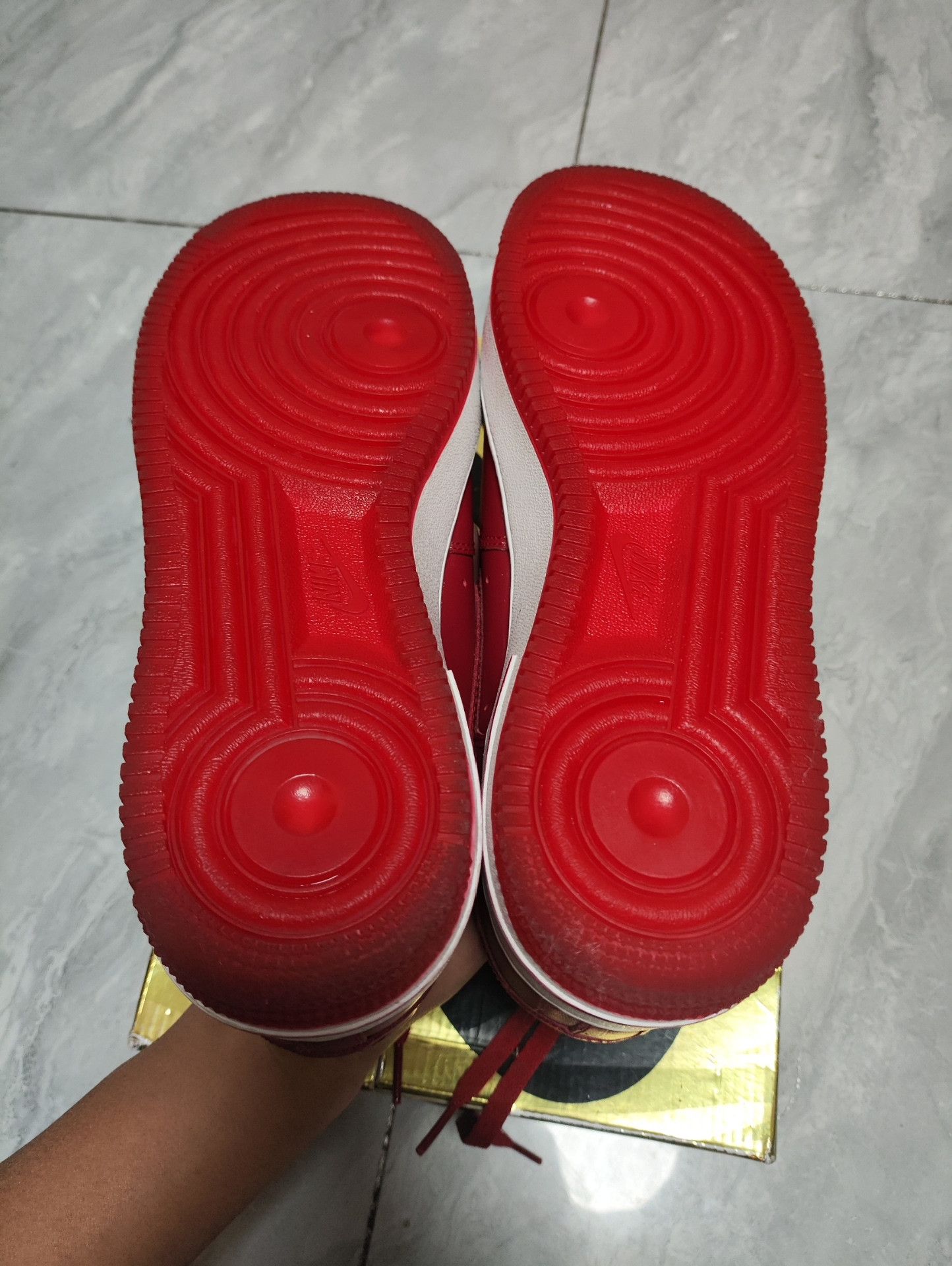 Nike Nike Red Lowtop Sneakers 11 Men Size US 11 / EU 44 - 6 Thumbnail