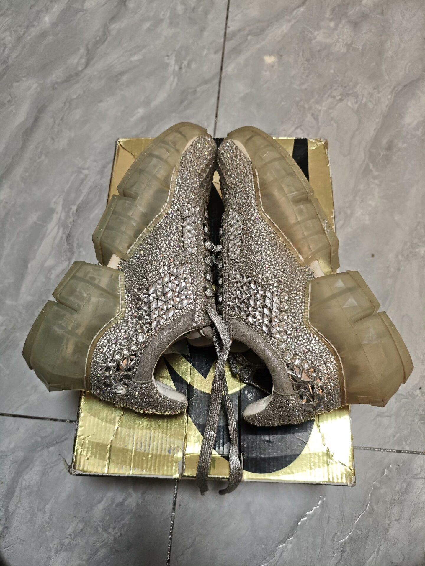 Jimmy Choo Jimmy Choo Suede Silver Lowtop Sneakers us_8 Women Size US 8 / IT 38 - 4 Thumbnail