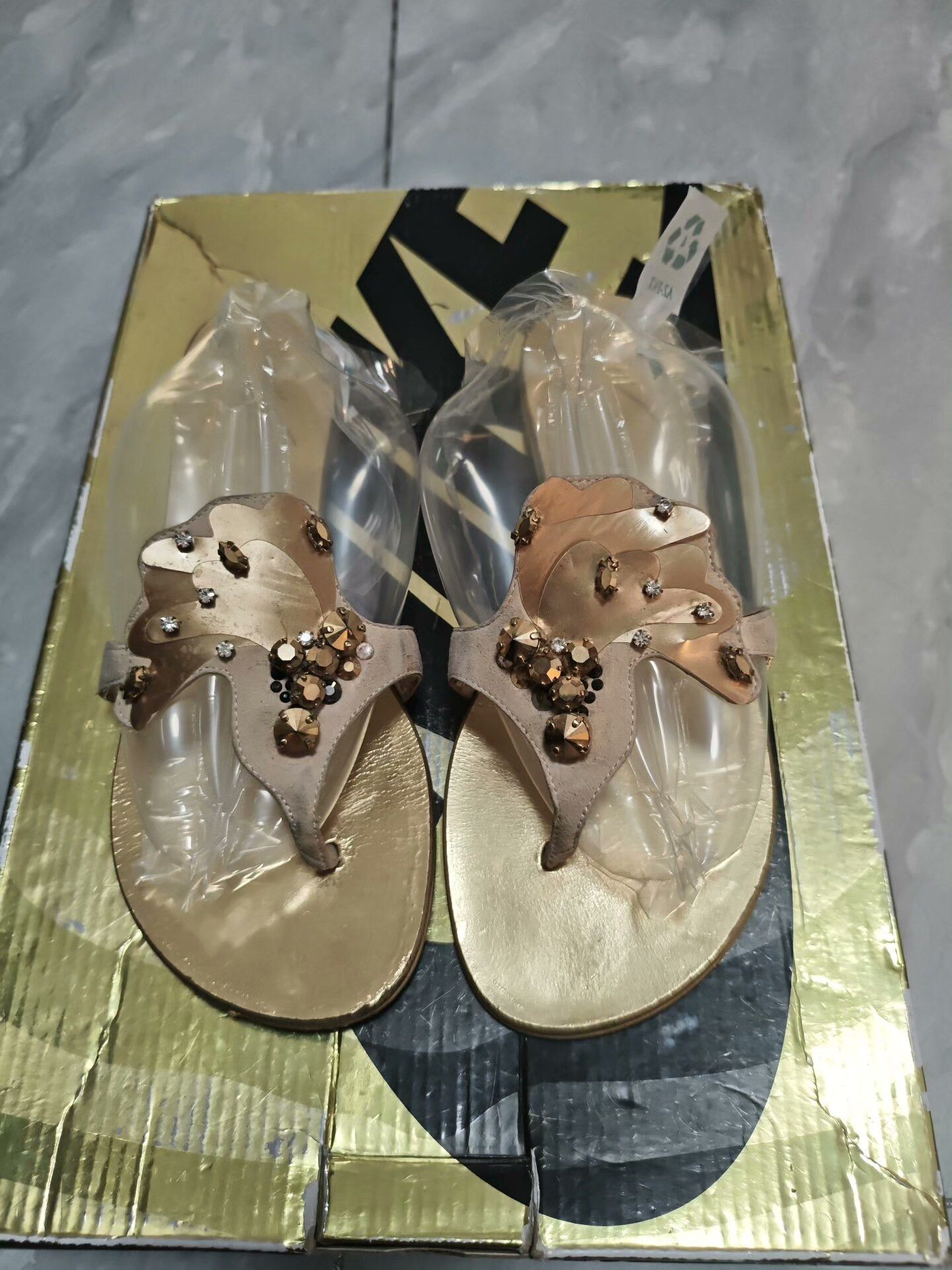 Giuseppe Zanotti Giuseppe Zanotti Gold Sandals us_7-5 Women Size US 7.5 / IT 37.5 - 2 Thumbnail