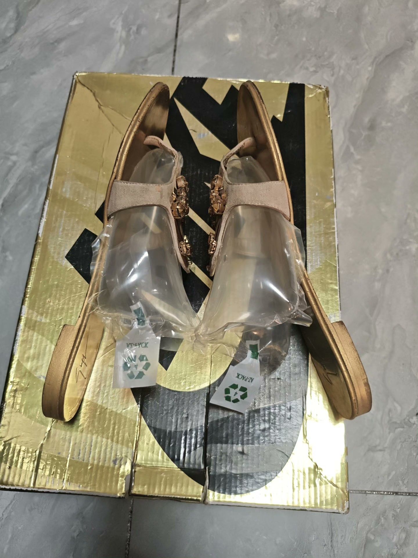 Giuseppe Zanotti Giuseppe Zanotti Gold Sandals us_7-5 Women Size US 7.5 / IT 37.5 - 4 Thumbnail
