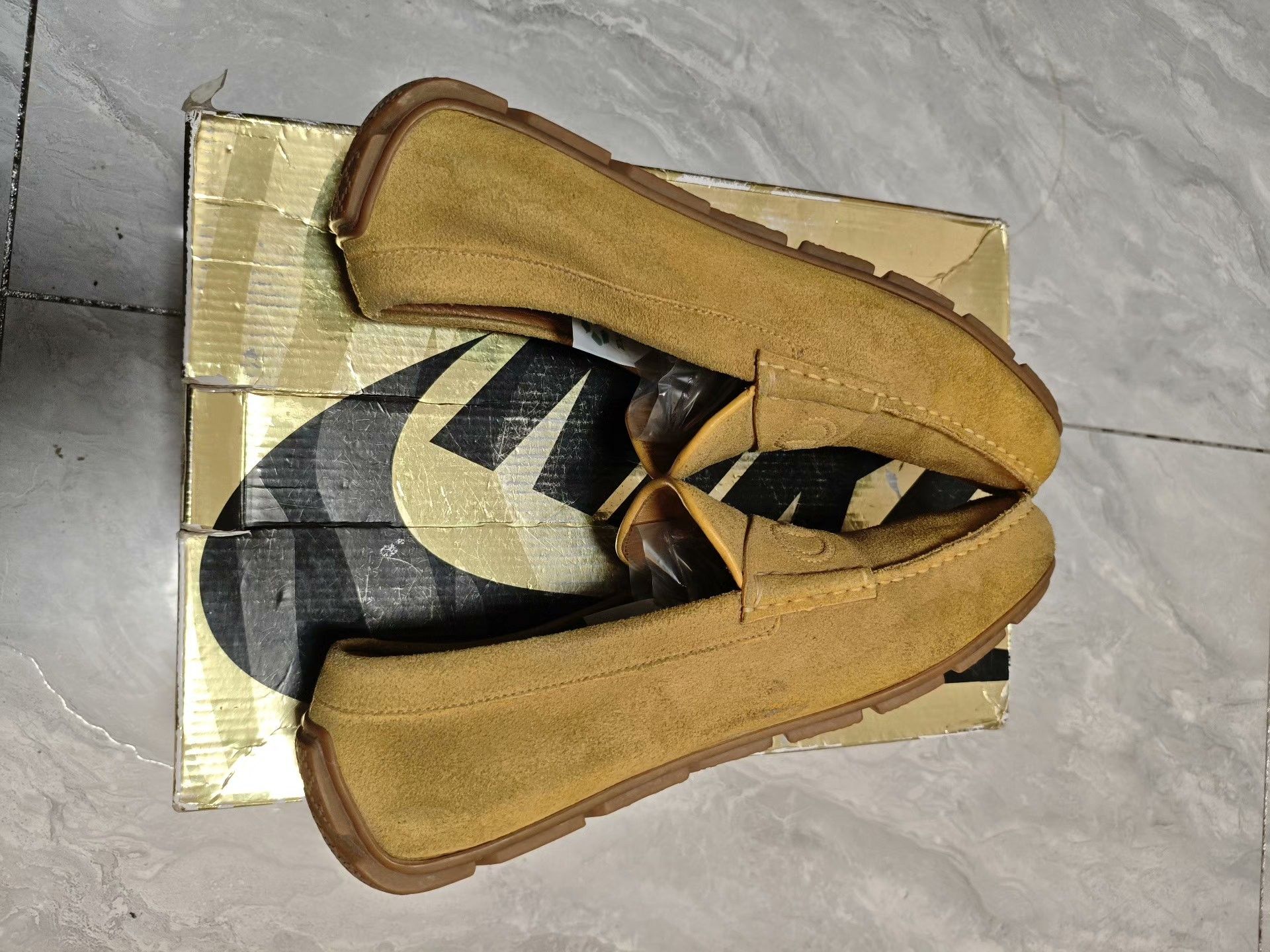 Gucci Gucci Suede Yellow Lowtop Sneakers 8.5 Men Size US 8.5 / EU 41-42 - 4 Thumbnail