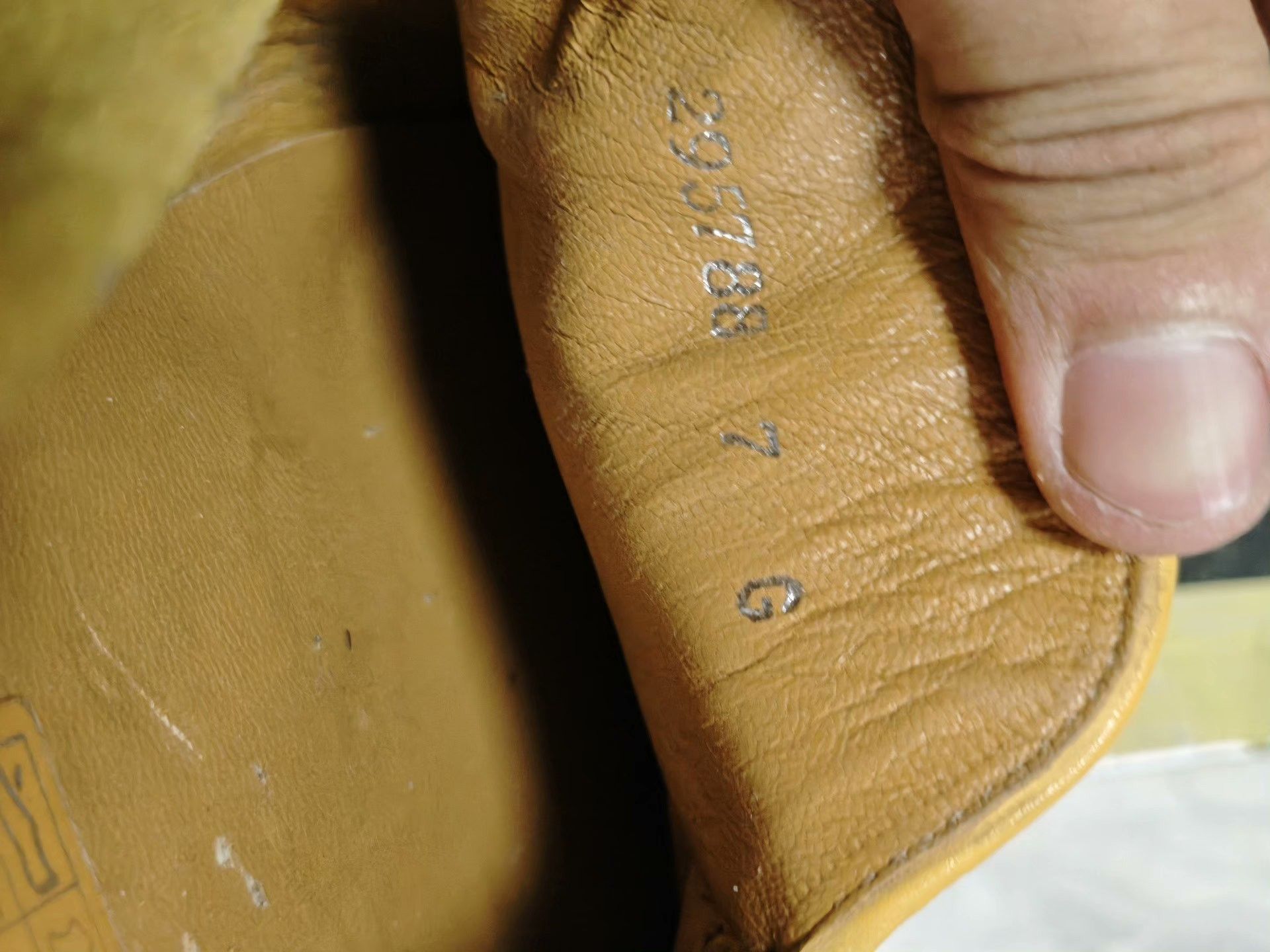 Gucci Gucci Suede Yellow Lowtop Sneakers 8.5 Men Size US 8.5 / EU 41-42 - 7 Thumbnail