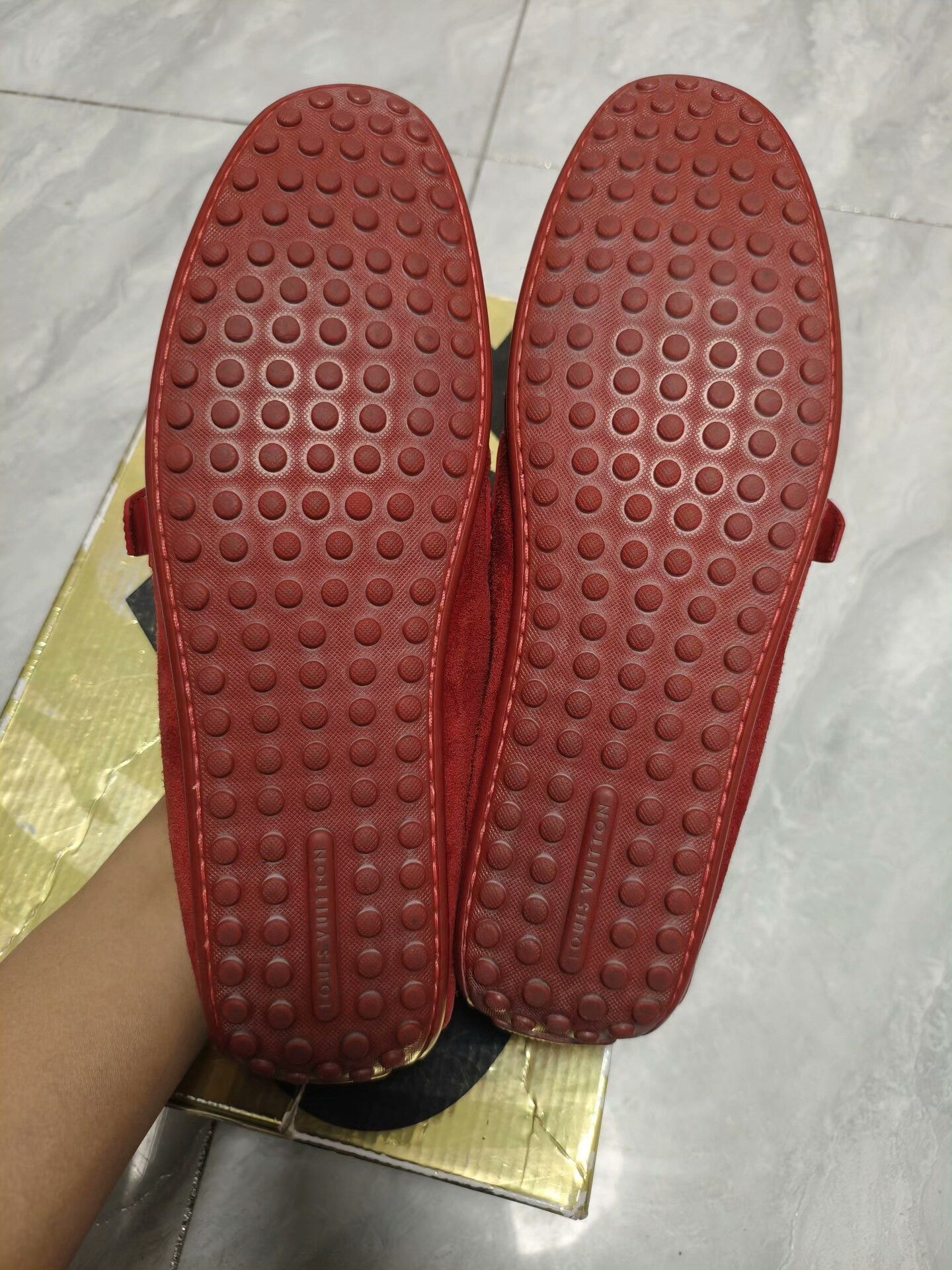 Louis Vuitton Louis Vuitton Suede Red Lowtop Sneakers 9 Men Size US 9 / EU 42 - 5 Thumbnail