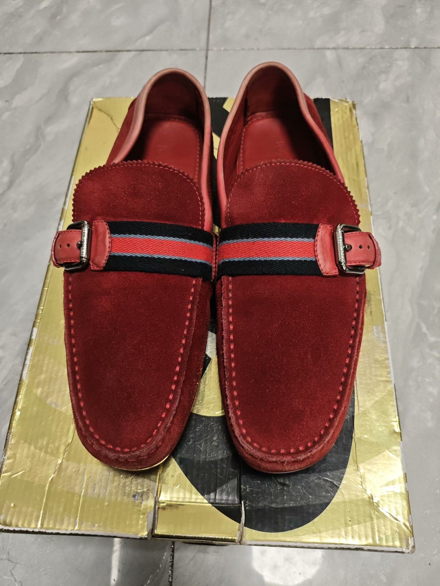 Louis Vuitton Louis Vuitton Suede Red Lowtop Sneakers 9 Men Size US 9 / EU 42 - 2 Thumbnail