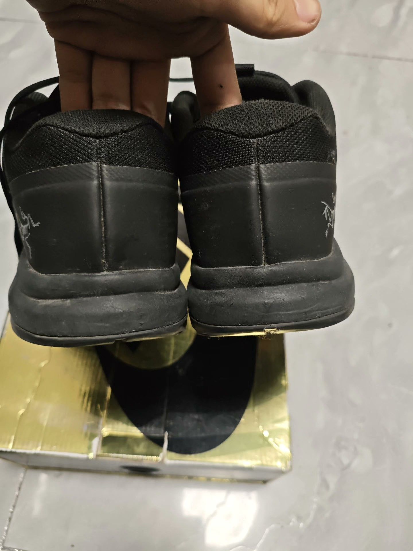 Arc'teryx Arc'teryx Lightweight Black Lowtop Sneakers 10 Men Size US 10 / EU 43 - 6 Thumbnail