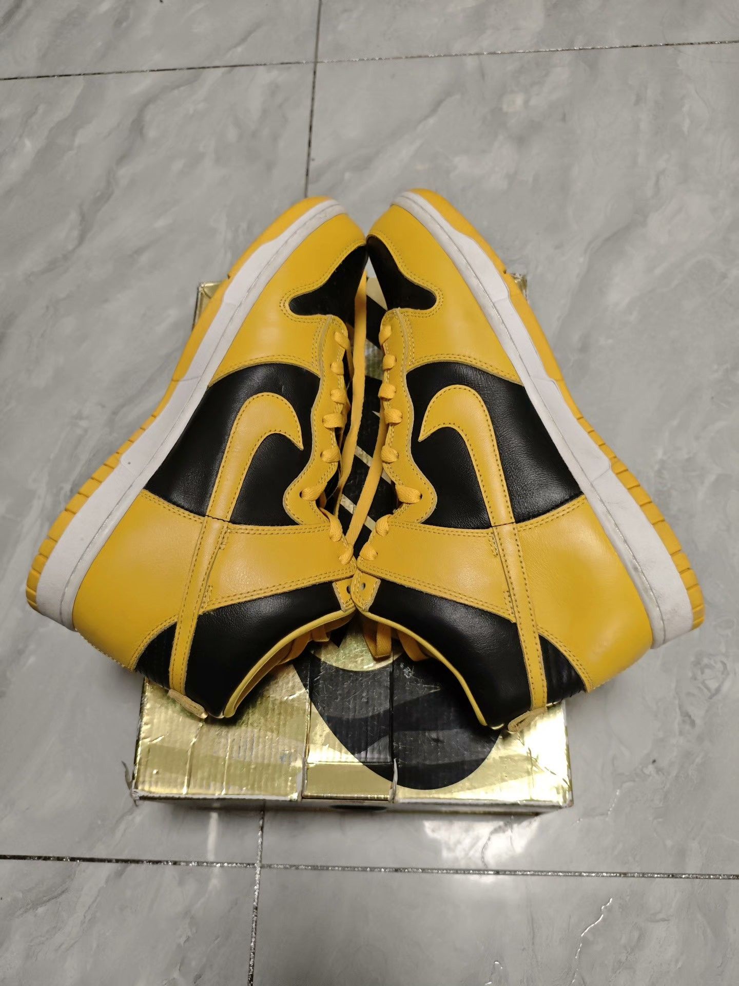 Nike Nike DUNK Yellow Lowtop Sneakers 12 Men Size US 12 / EU 45 - 4 Thumbnail