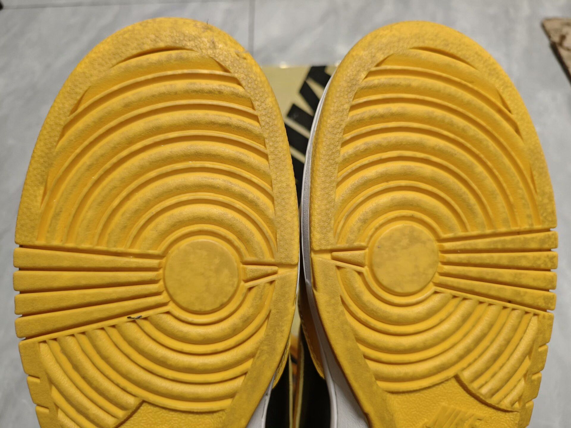 Nike Nike DUNK Yellow Lowtop Sneakers 12 Men Size US 12 / EU 45 - 7 Thumbnail