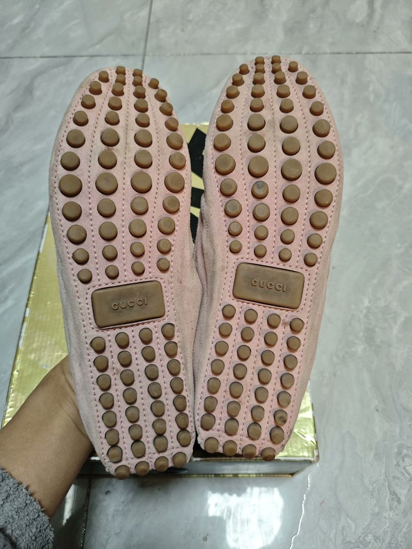 Gucci Gucci Suede Pink Lowtop Sneakers us_9 Women Size US 9 / IT 39 - 6 Thumbnail