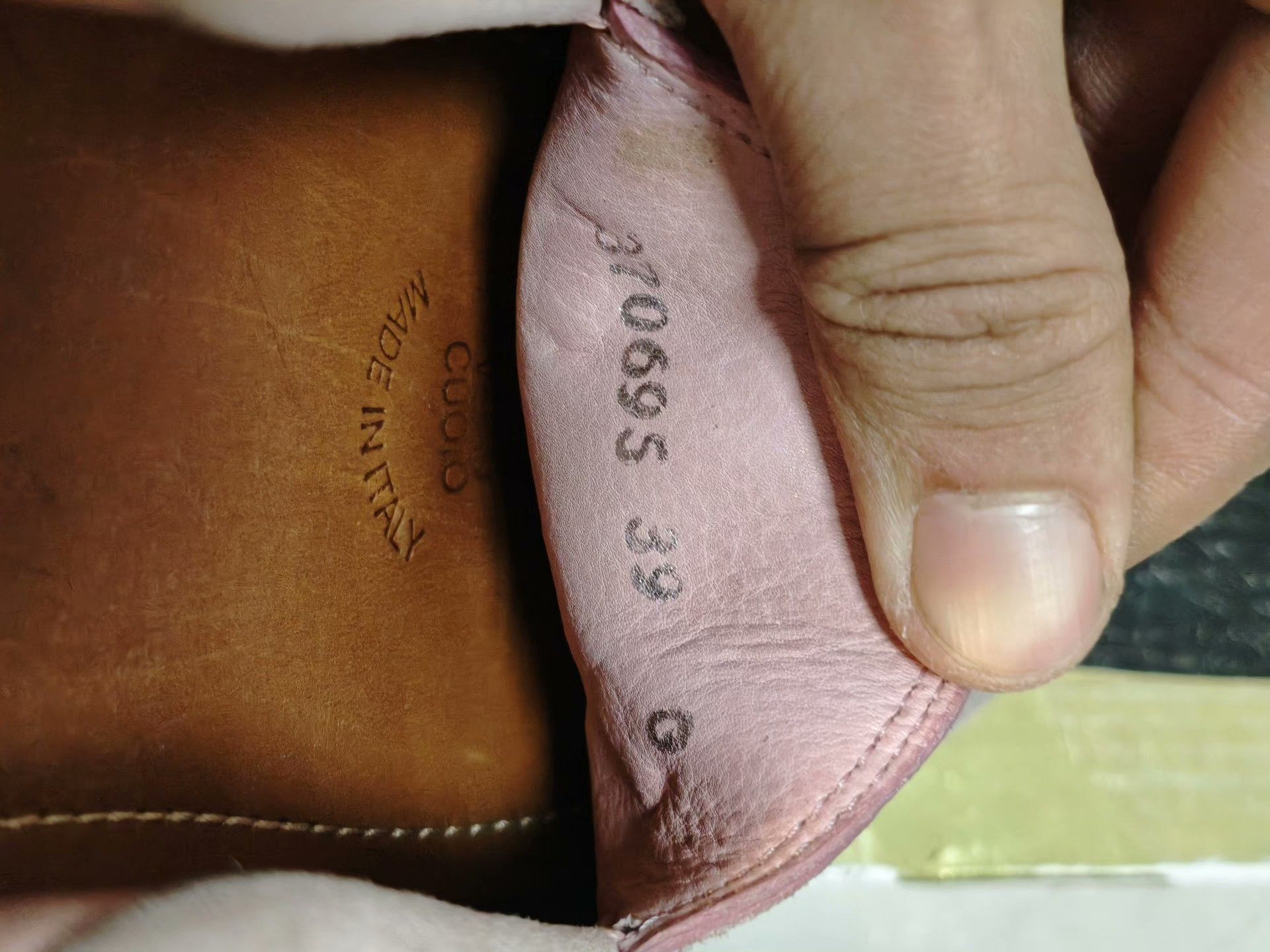 Gucci Gucci Suede Pink Lowtop Sneakers us_9 Women Size US 9 / IT 39 - 7 Thumbnail