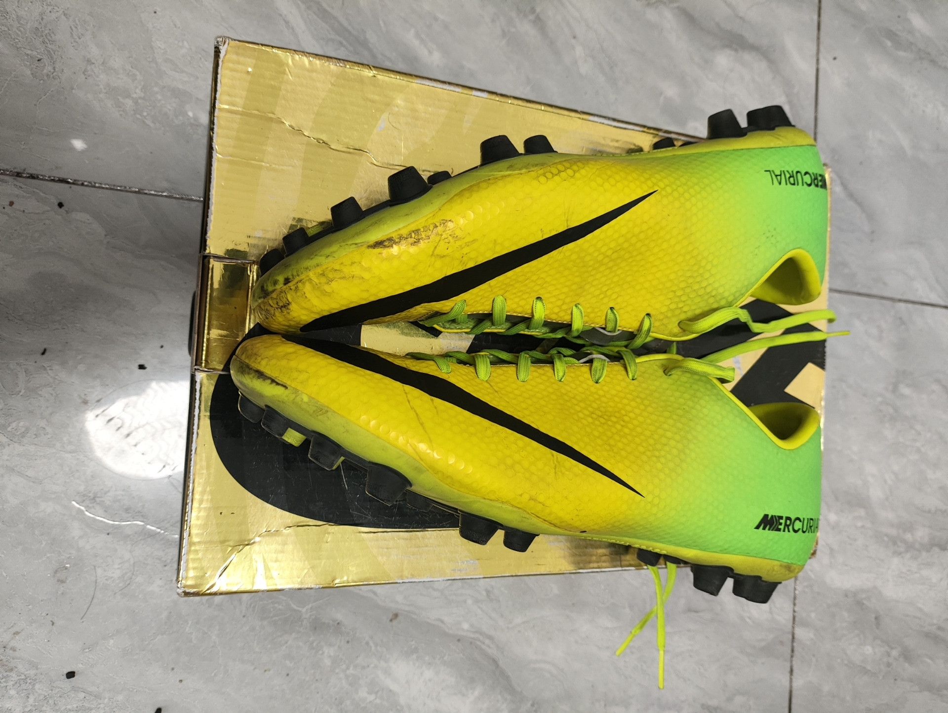 Nike Nike Yellow Lowtop Sneakers 12 Men Size US 12 / EU 45 - 3 Thumbnail