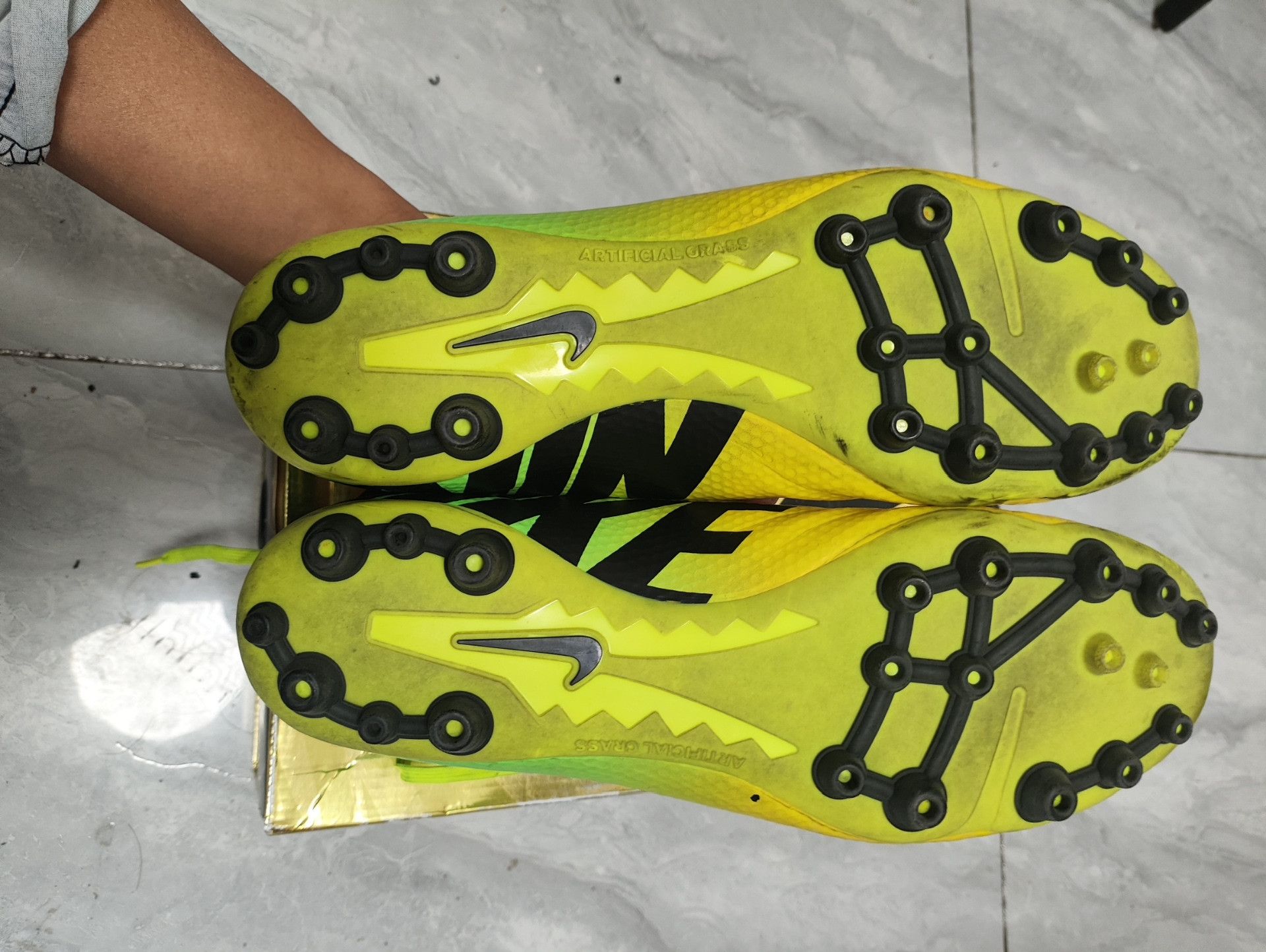Nike Nike Yellow Lowtop Sneakers 12 Men Size US 12 / EU 45 - 5 Thumbnail